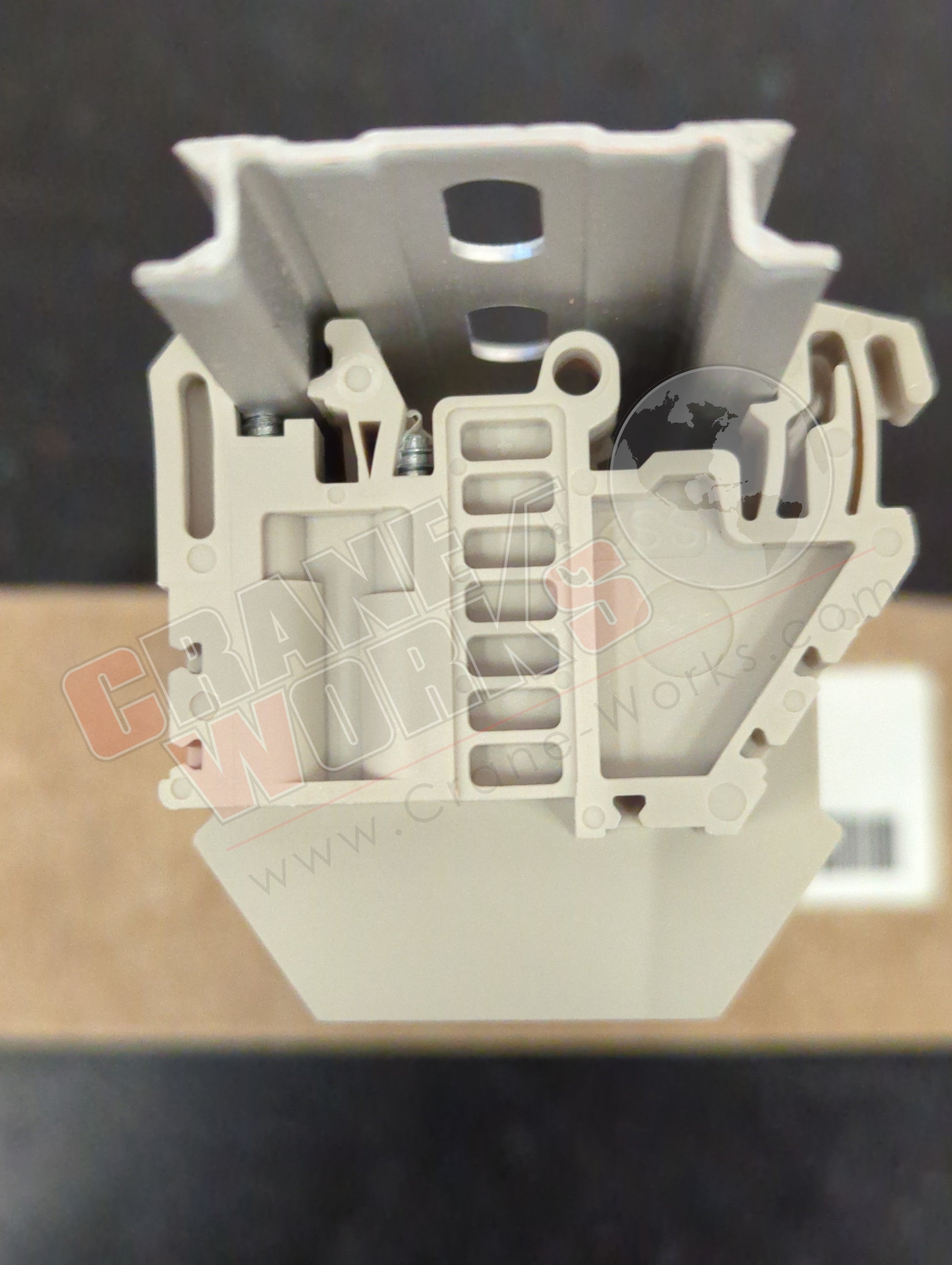Picture of DK6N, a  New Terminal Block Box 50Amp 600 Volt, angle 5.
