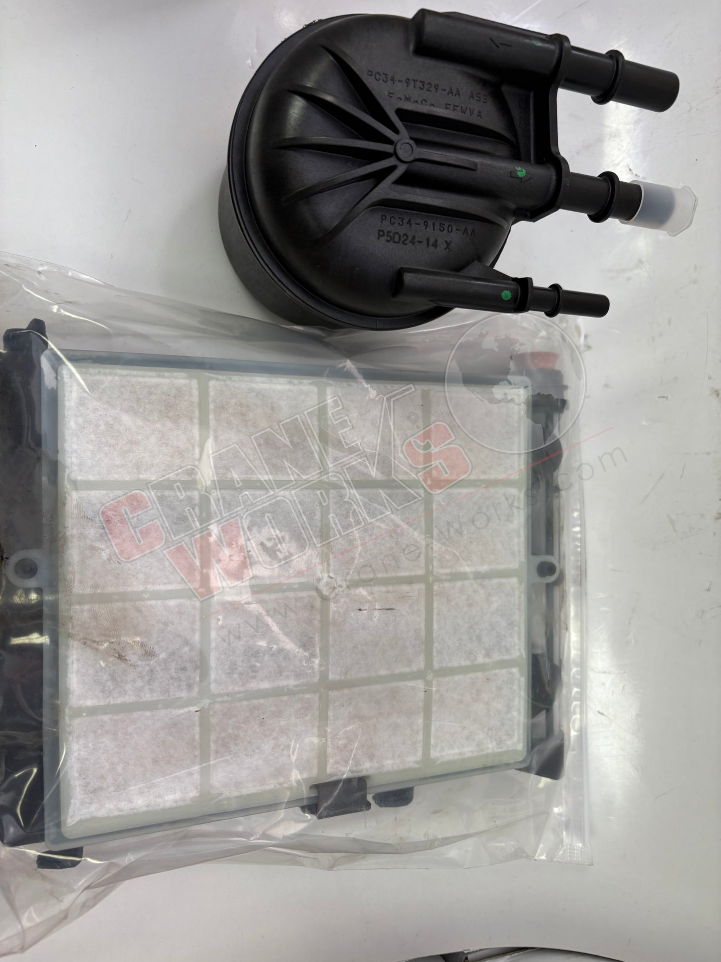 Picture of Pc3Z9N184C, a  New Filter Kit, angle 2.