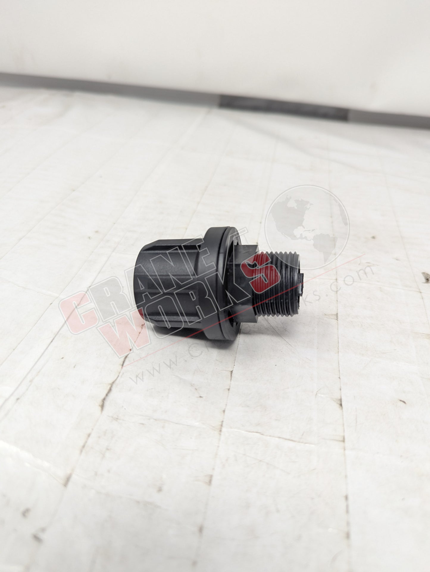 Picture of 320991275, a  New Cap, Filler, angle 2.