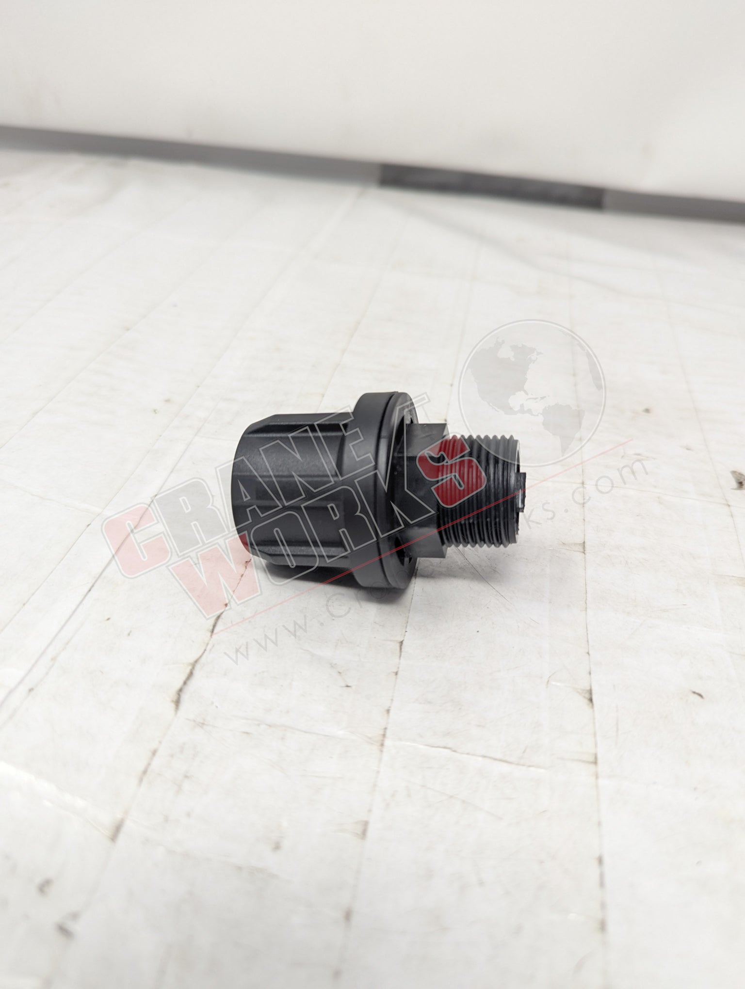 Picture of 320991275, a  New Cap, Filler, angle 2.