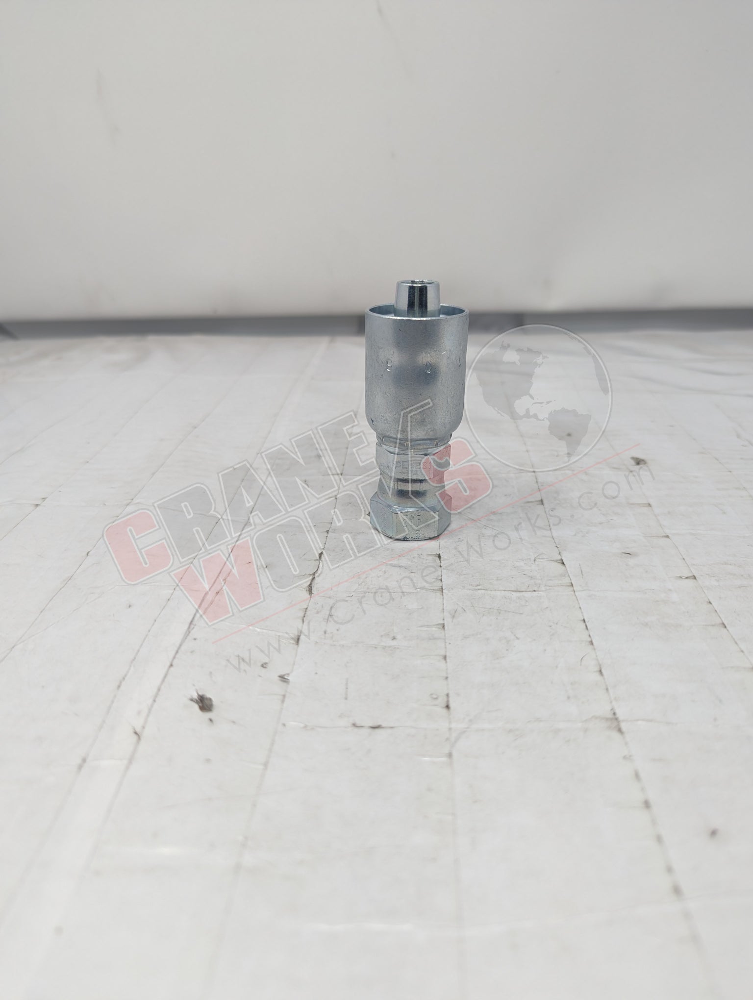 Picture of Ph10677-10-10C, a  New -10Fj X -10 Hose Straight, angle 2.