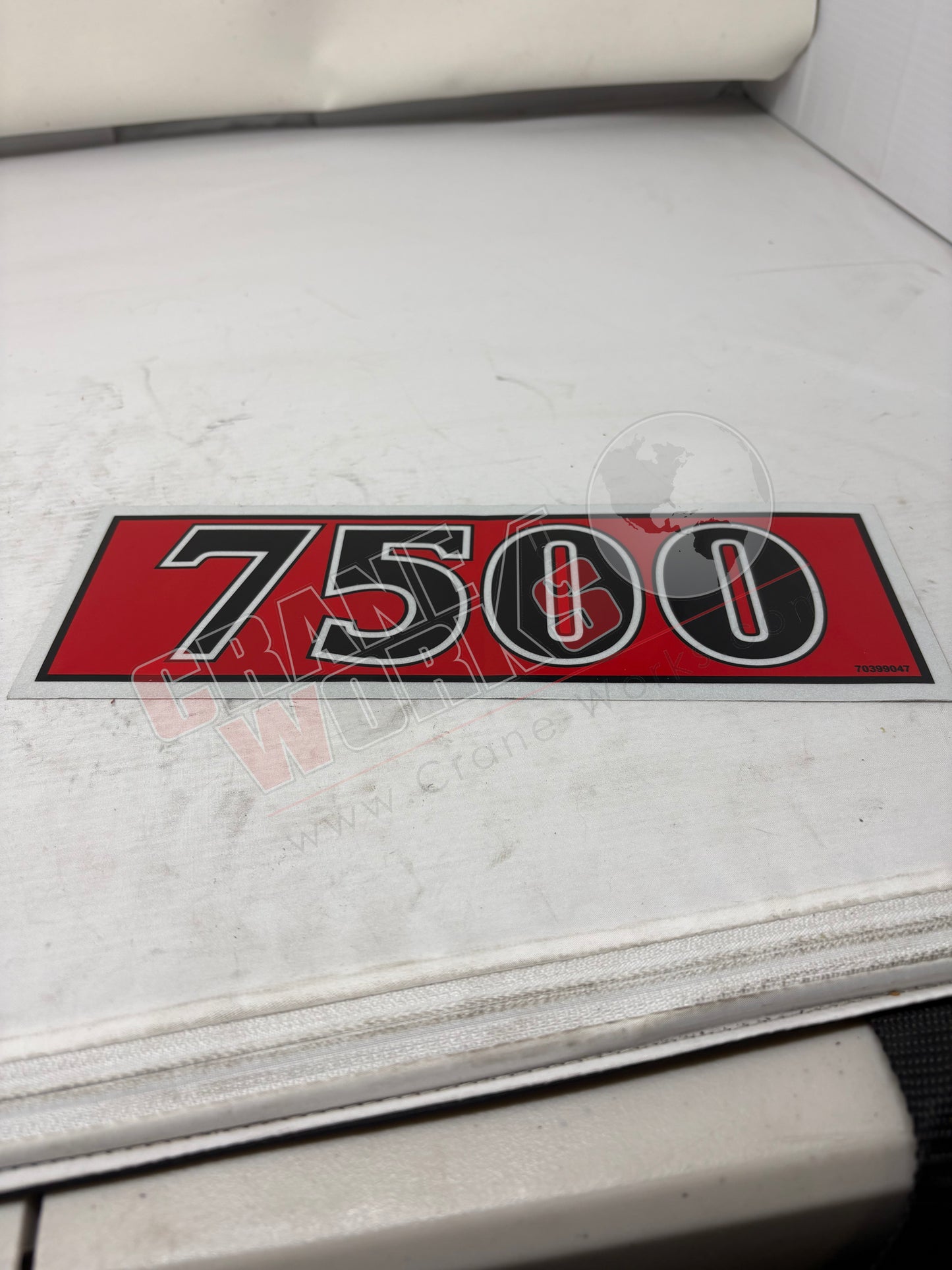 Picture of 70399047, a  New Decal-Id 7500, angle 2.