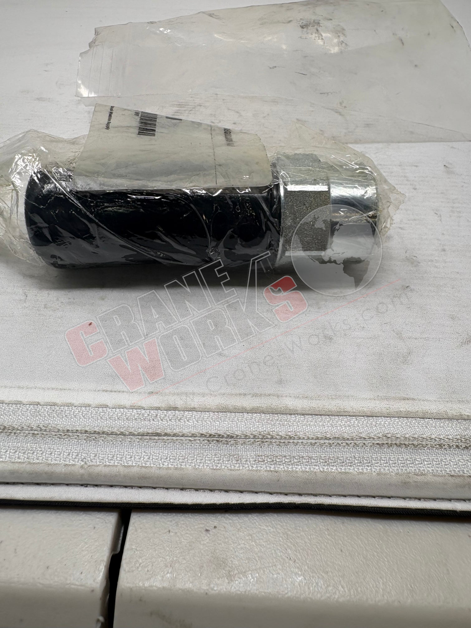 Picture of 6609327, a  New 8 Gpm Flow Control Valve, angle 2.