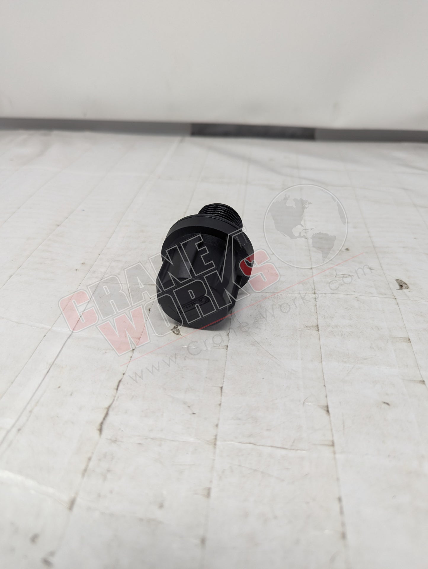Picture of 320991275, a  New Cap, Filler, angle 3.