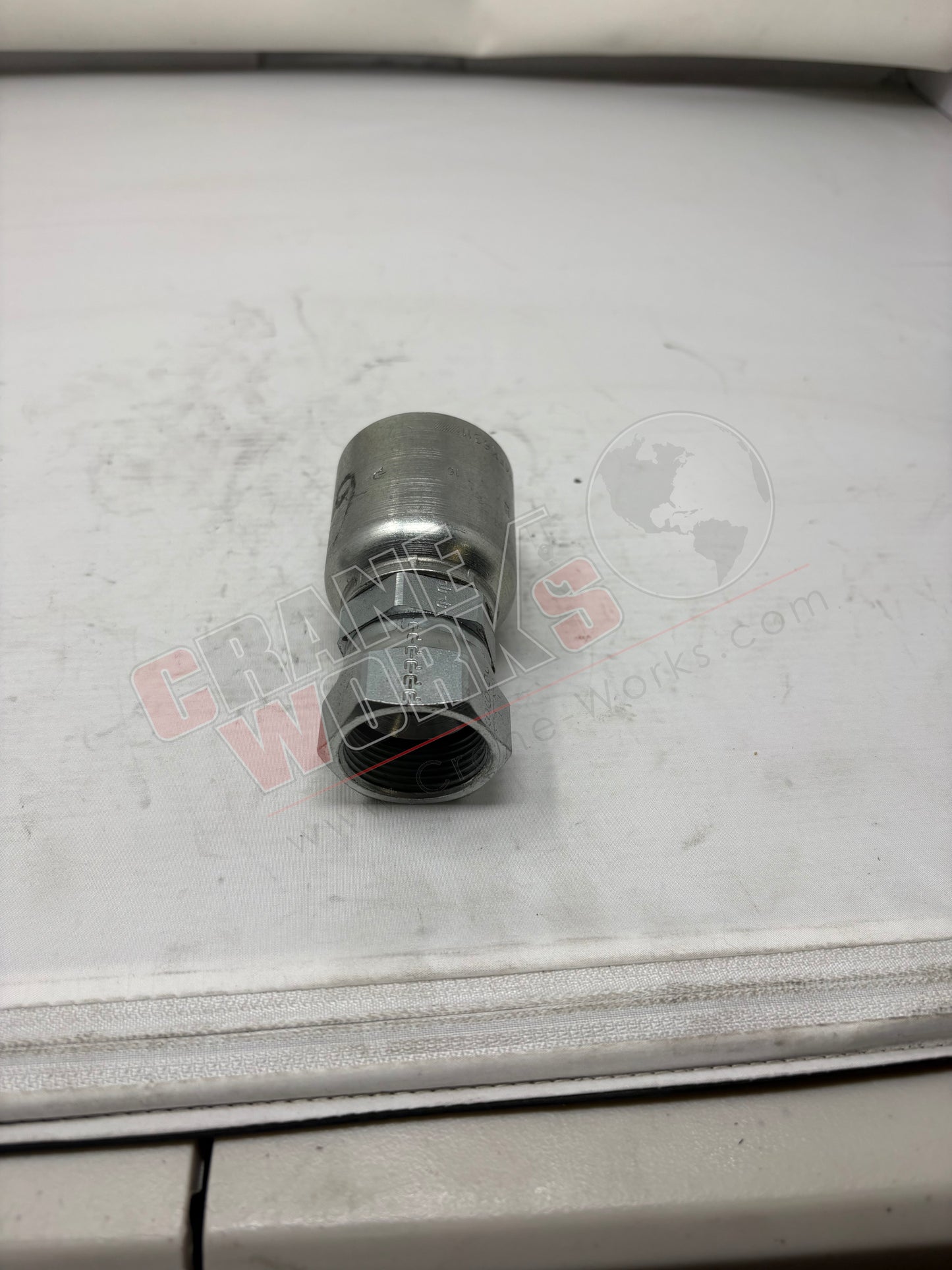 Picture of 10643-16-16, a  New -16Fj X -16 Hose, angle 2.