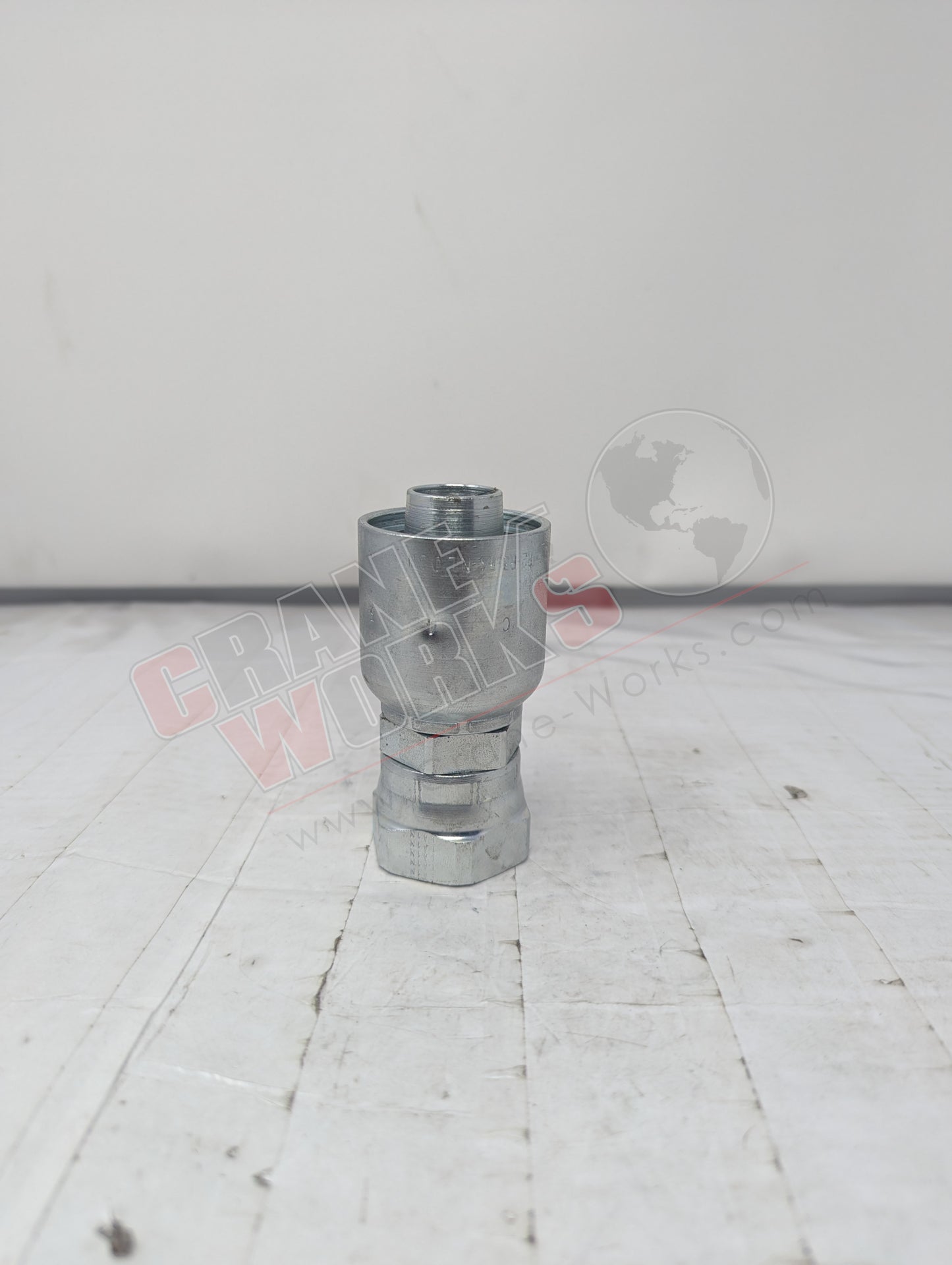 Picture of Kp80010, a  New 1" Tube X 1" Hose Fem Seal-Lok Swivel, angle 3.