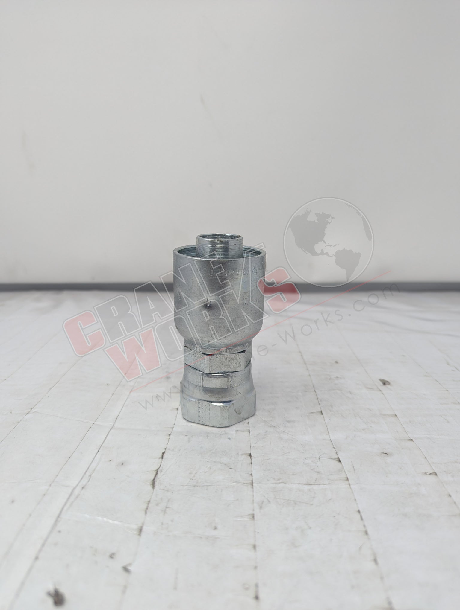 Picture of Kp80010, a  New 1" Tube X 1" Hose Fem Seal-Lok Swivel, angle 3.