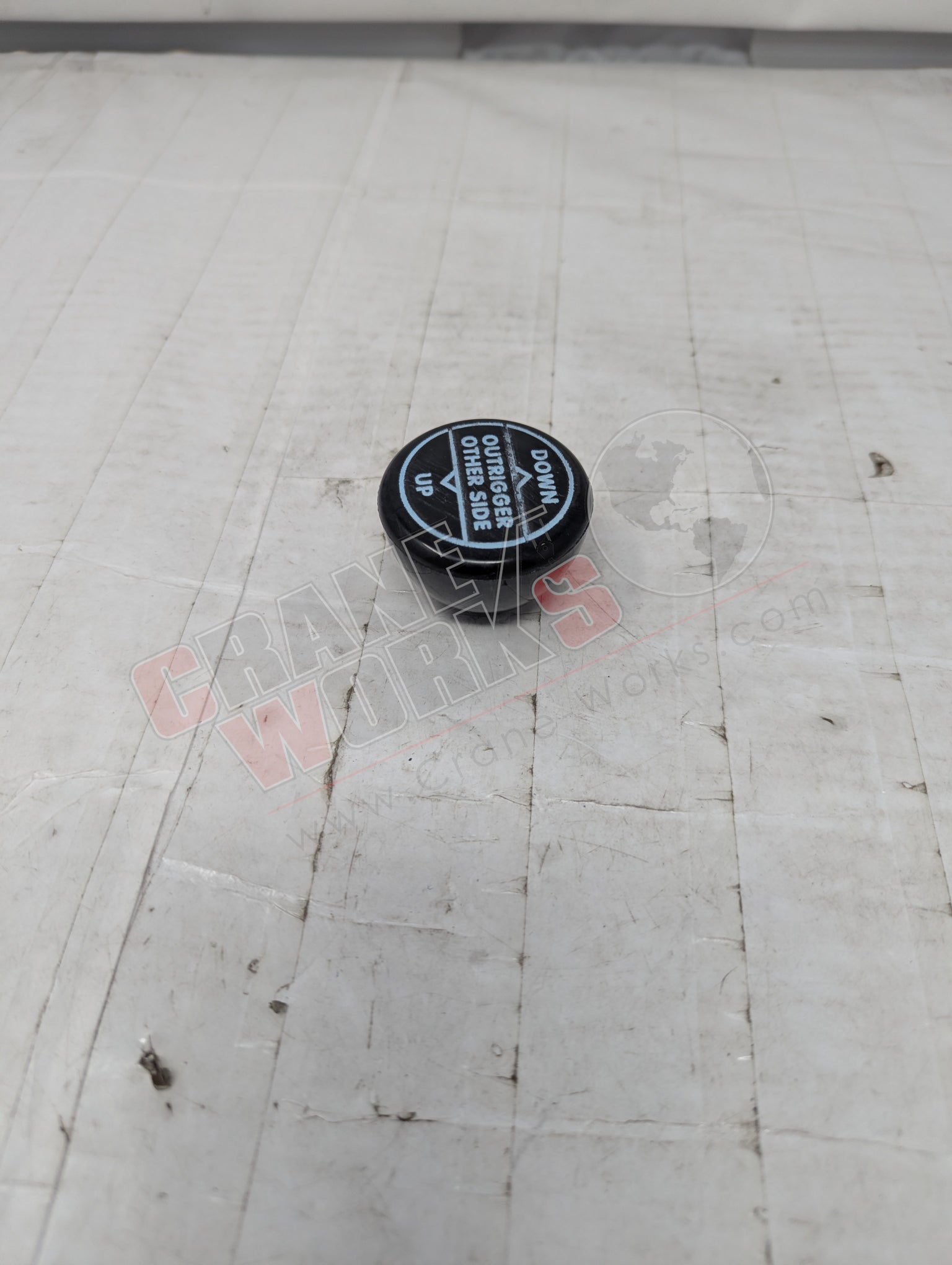 Picture of 901037, a  New Knob - Control O/R Other Side, angle 3.