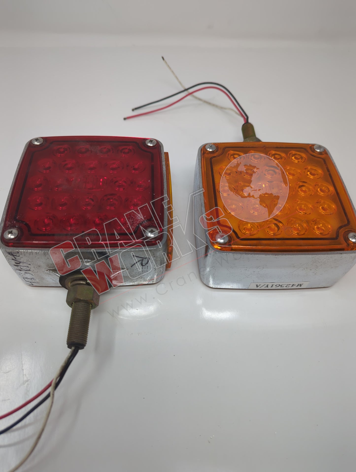 Picture of 42361Y-A, a  New Turn Signal Light,Right Post.