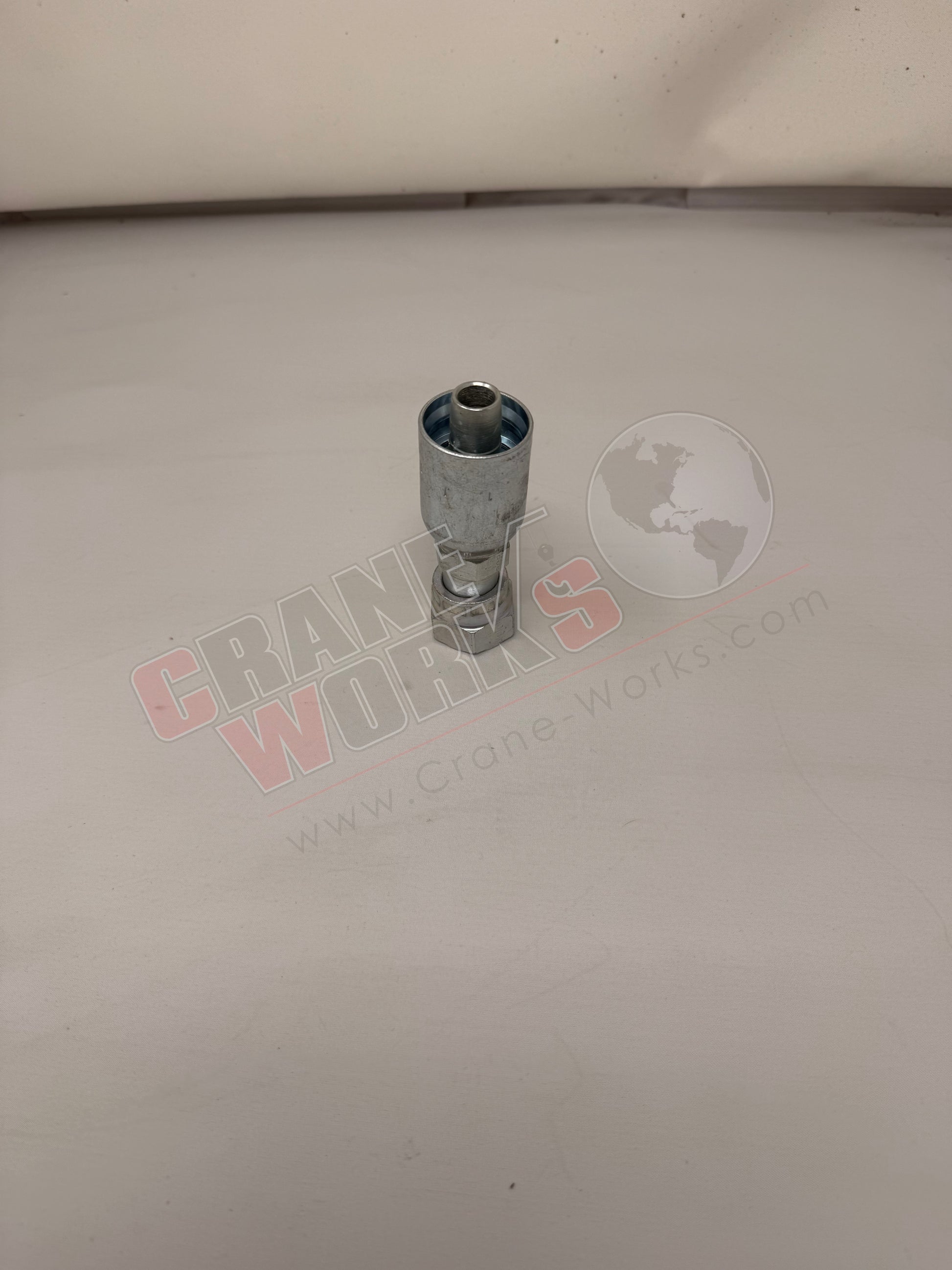 Picture of 1Js77-10-10, a  New Feamale Seal -Lok Long R12, angle 3.