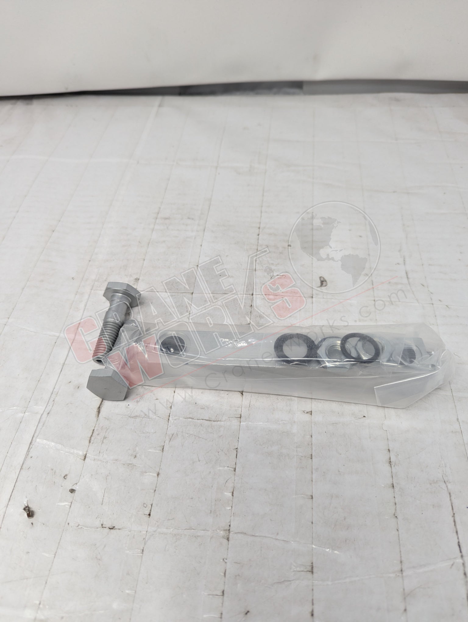 Picture of 90016738, a  New Sight Gauge, Tank, angle 2.