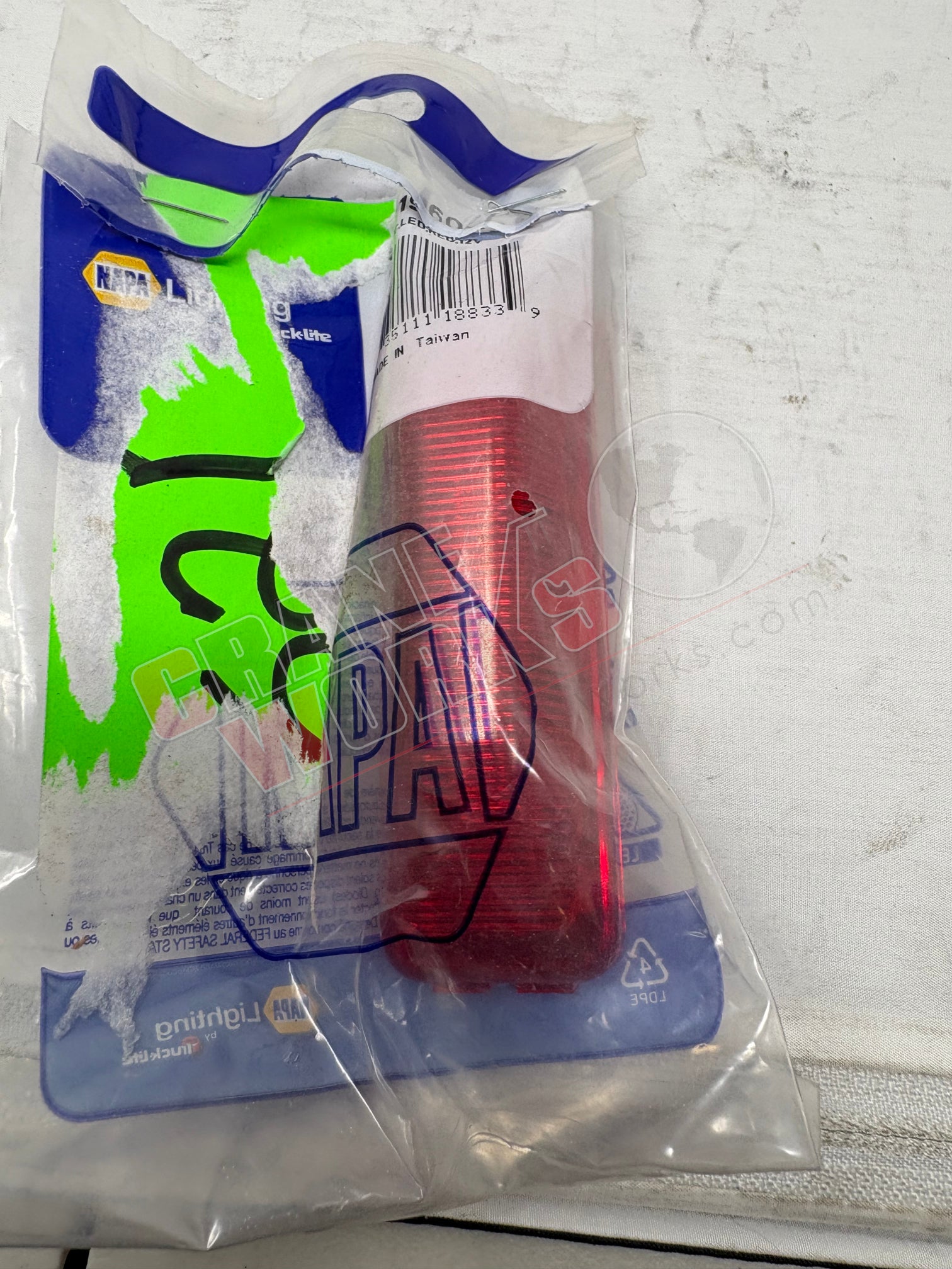 Picture of 5019603, a  New Red Oblong Marker Light, angle 2.