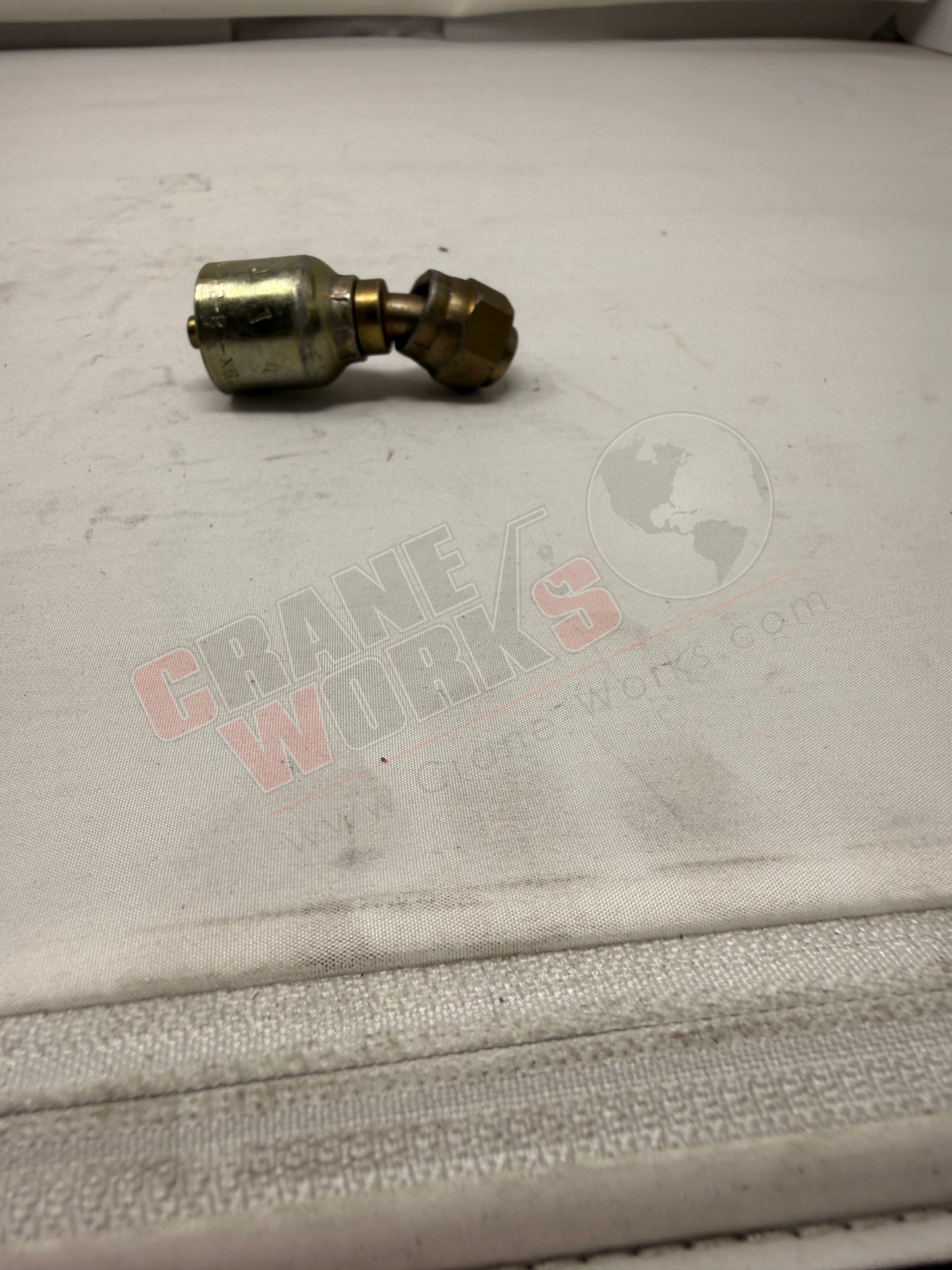 Picture of 1J743-04-04, a  New -04Fff X -04Hose 45 Deg, angle 3.