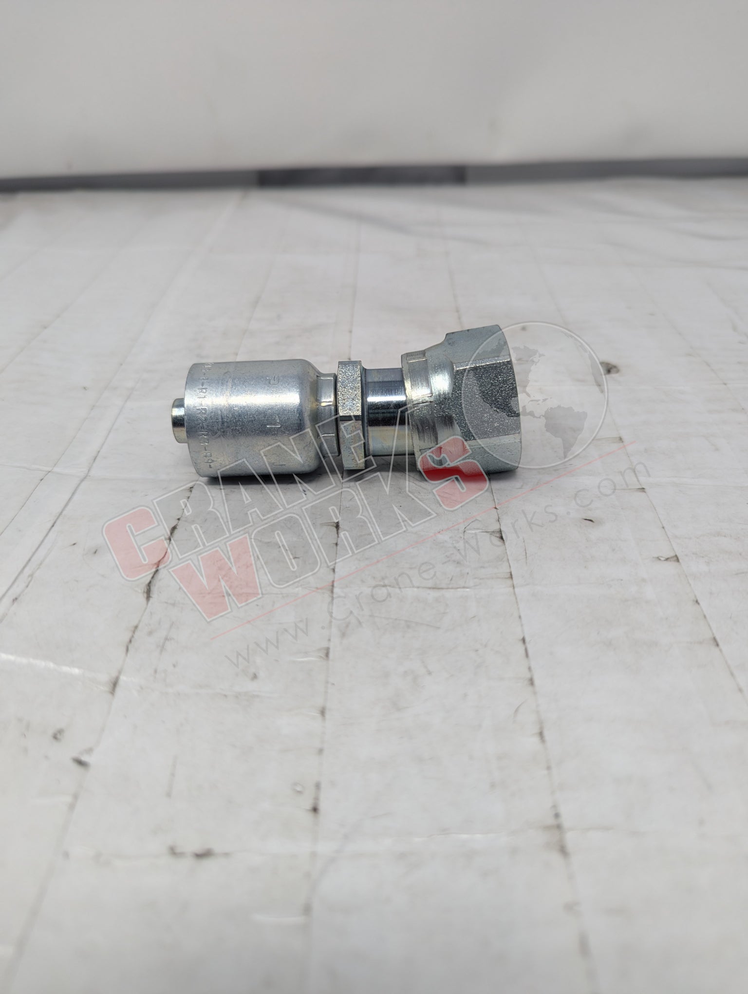 Picture of Kp80040, a  New 3/4"Tube X1/2"Hose, Seal-Lok Swvl (Long, angle 2.