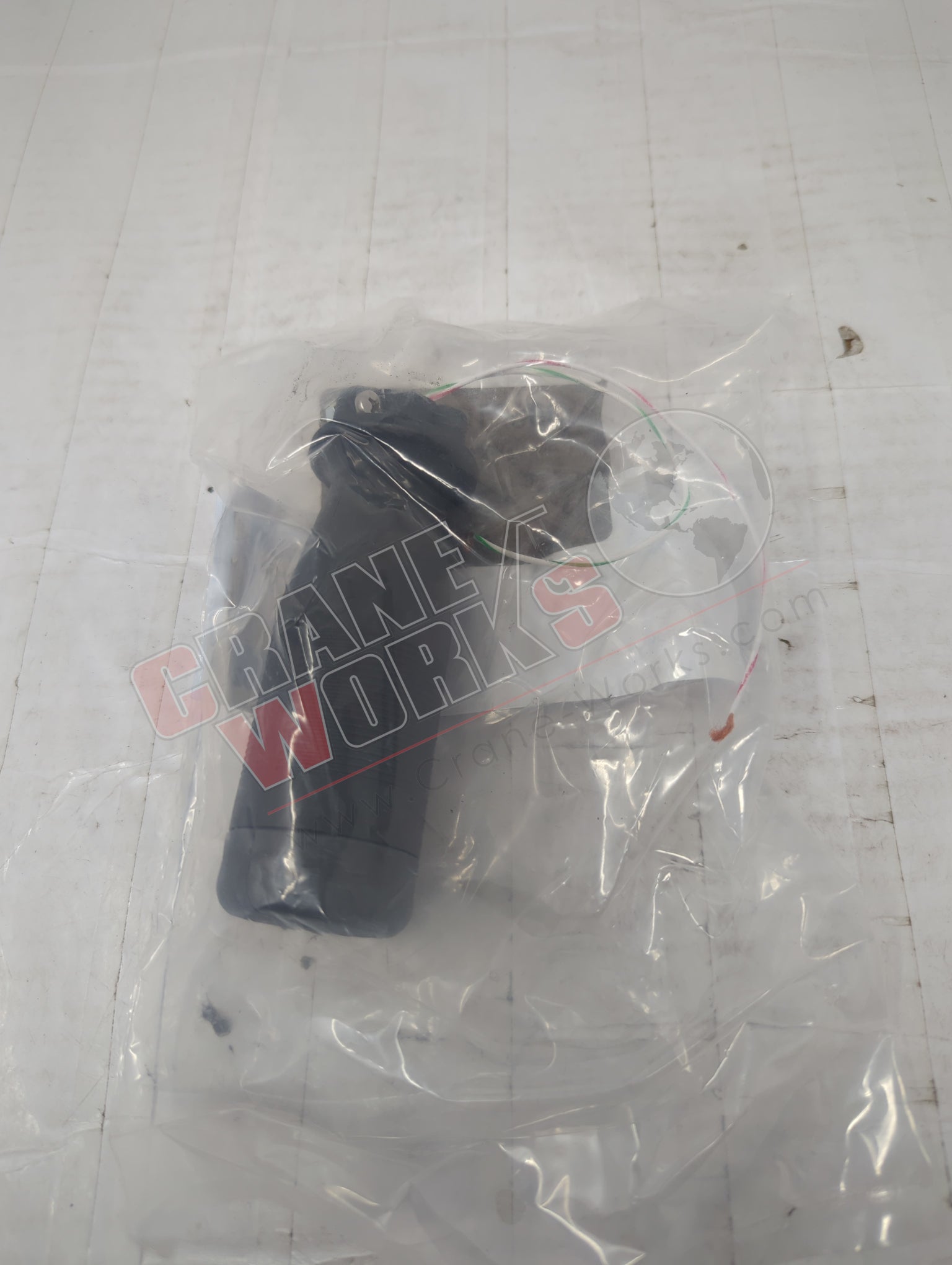 Picture of 9352100770, a  New Handle Assy W/Thumper, angle 2.
