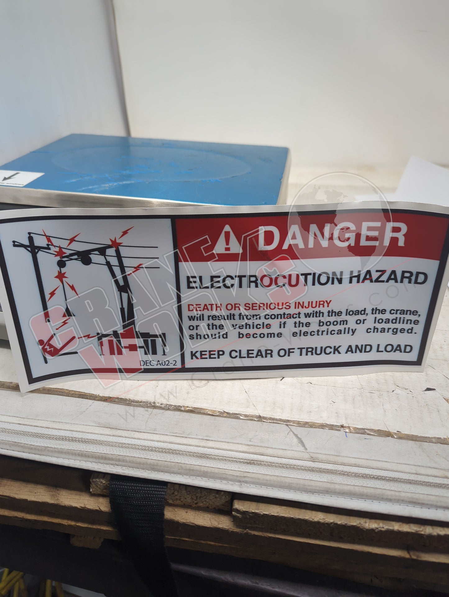 A02 KNUCKLEBOOM | New Electrocution Hazard 12" X 5" Knuckleboom