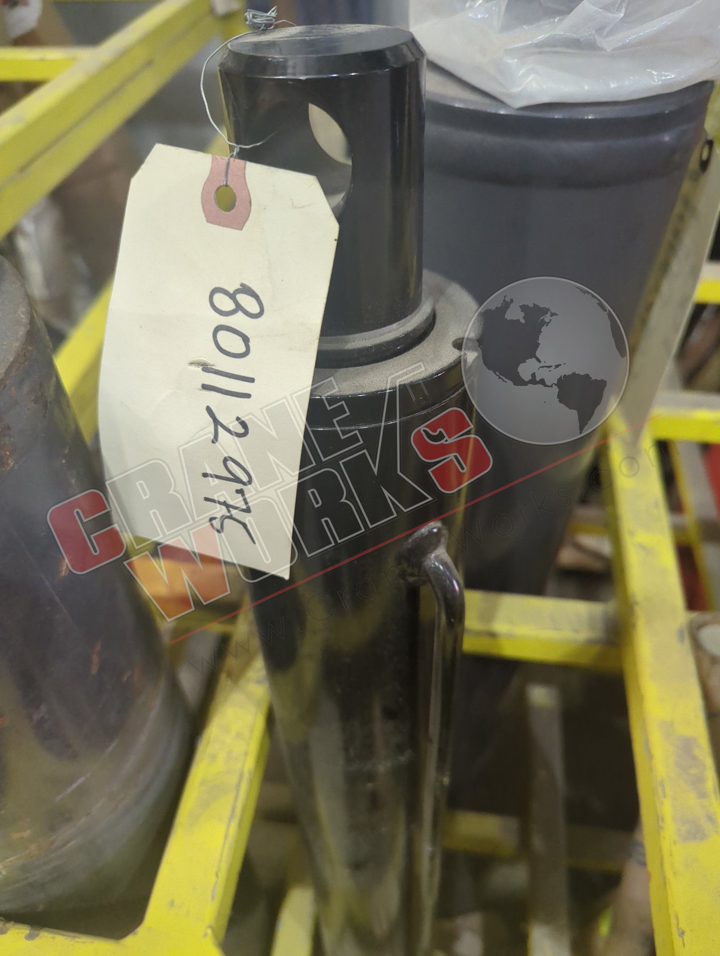 80112975 | New Outrigger Cylinder