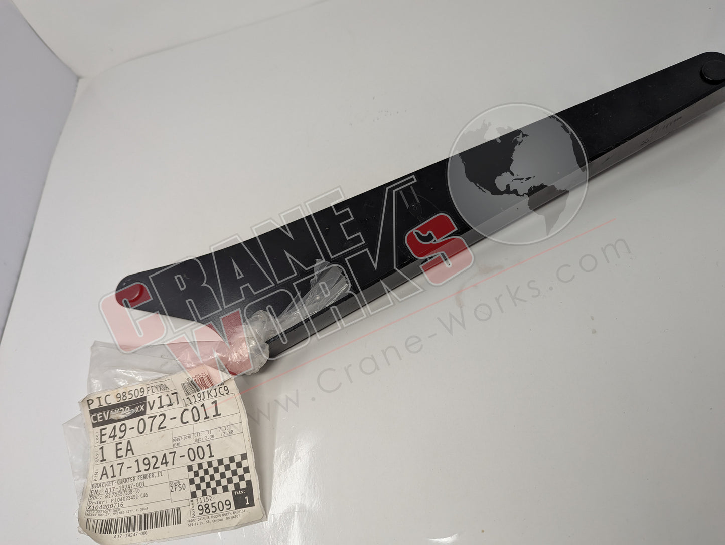 17-19247-001 | New Bracket Quarter Fender