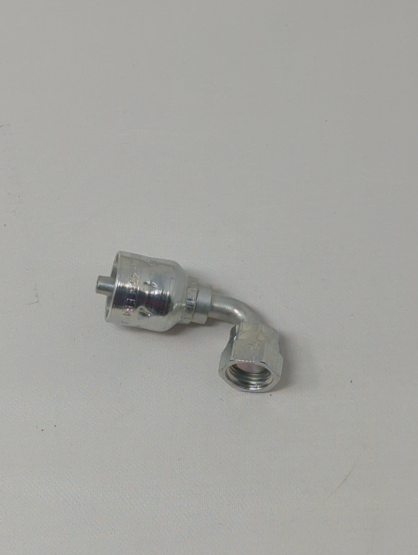 KP80021 | New 1/4 Tube X 1/4 Hos, 90Dg.Seal-Lok Elbo (1J943-4-4)