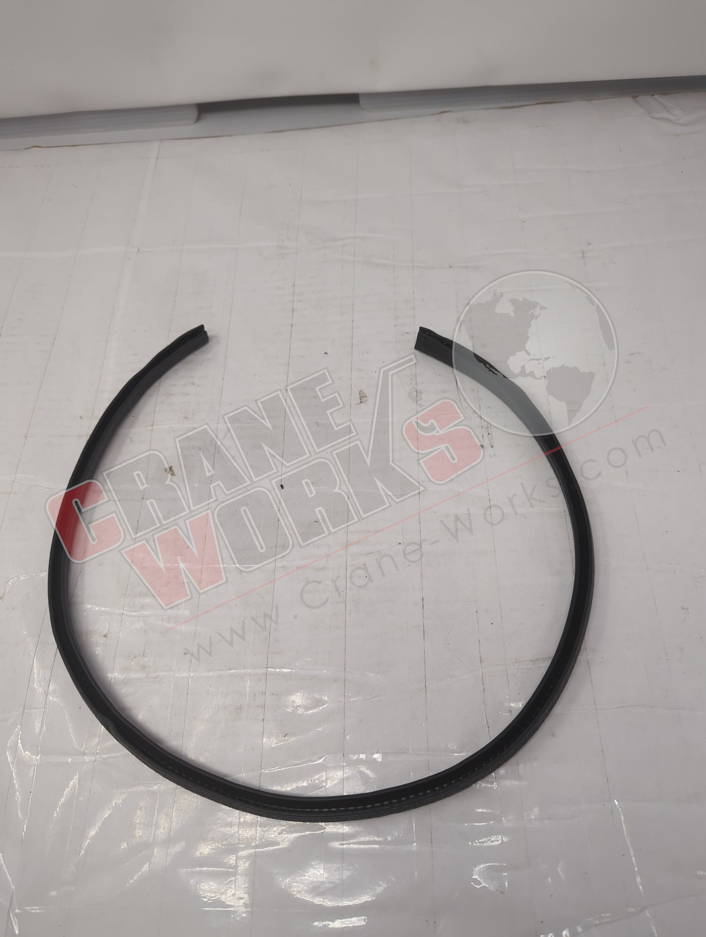 10C932 | New Door Trim