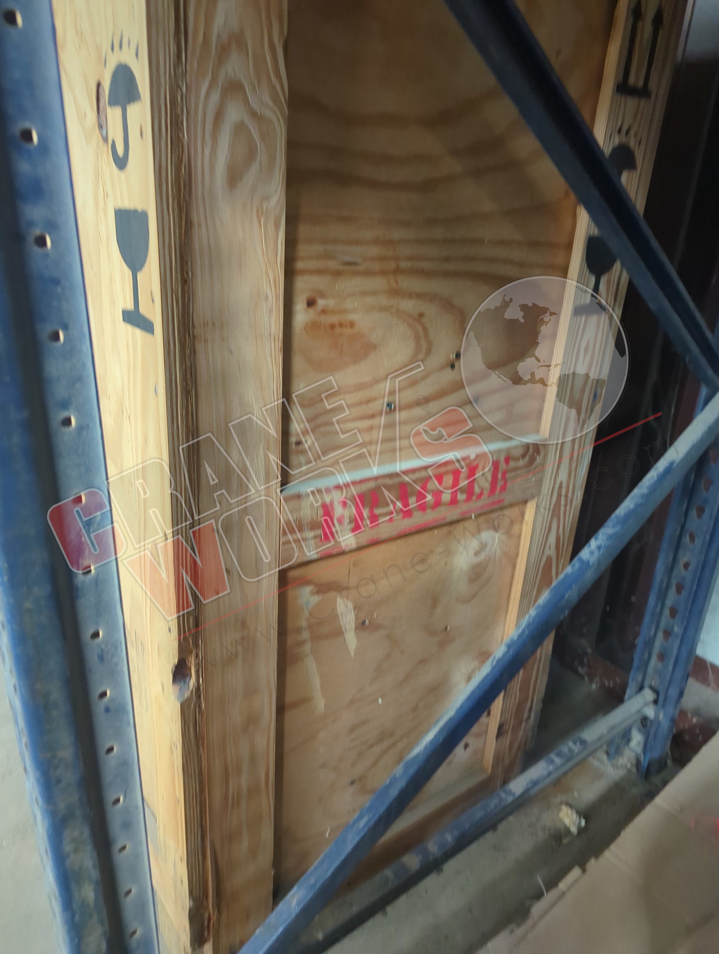 6610588 | New Rig Box / Crate For Window