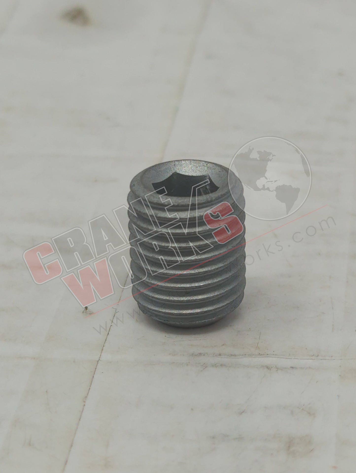 32424 | New Pointed Screw