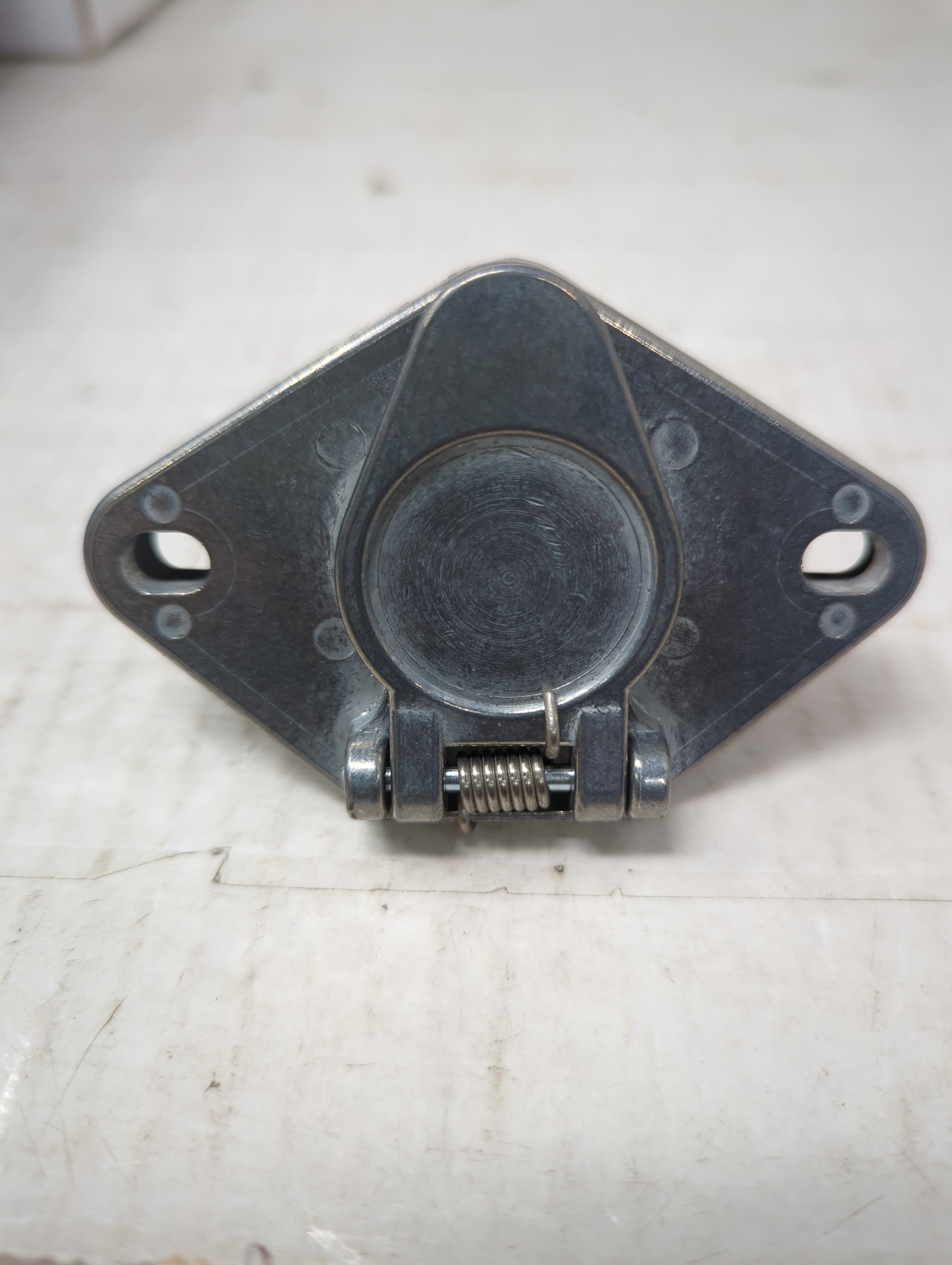 Picture of 402S, a  New 4 Pin Round Female Connector.