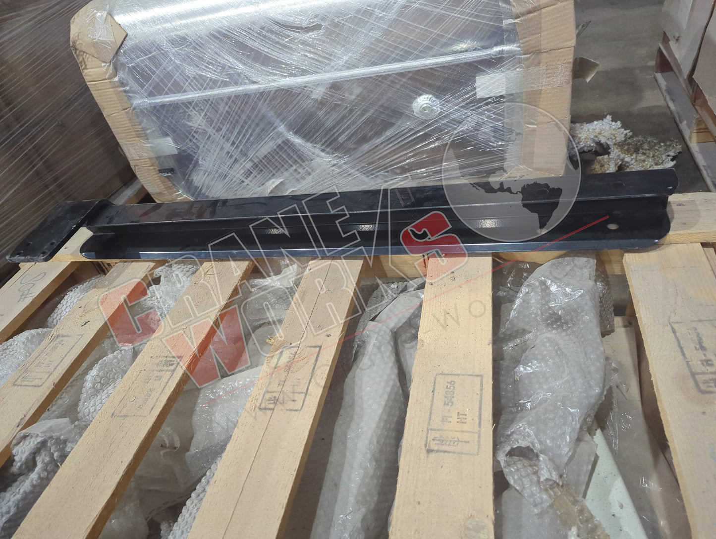 3743578 | New Hose Bridge