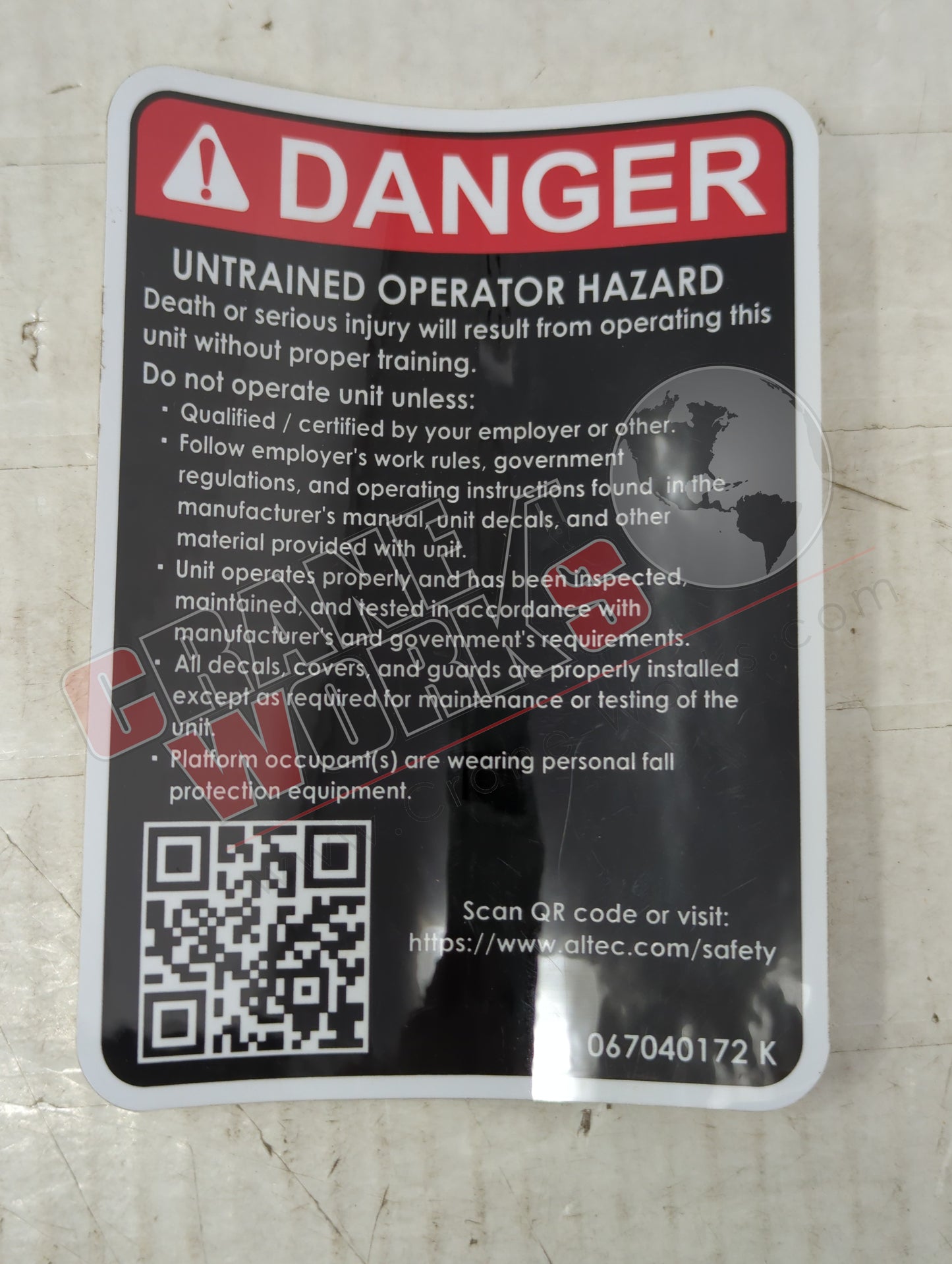 067040172 | New Untrained Operat Danger Decal