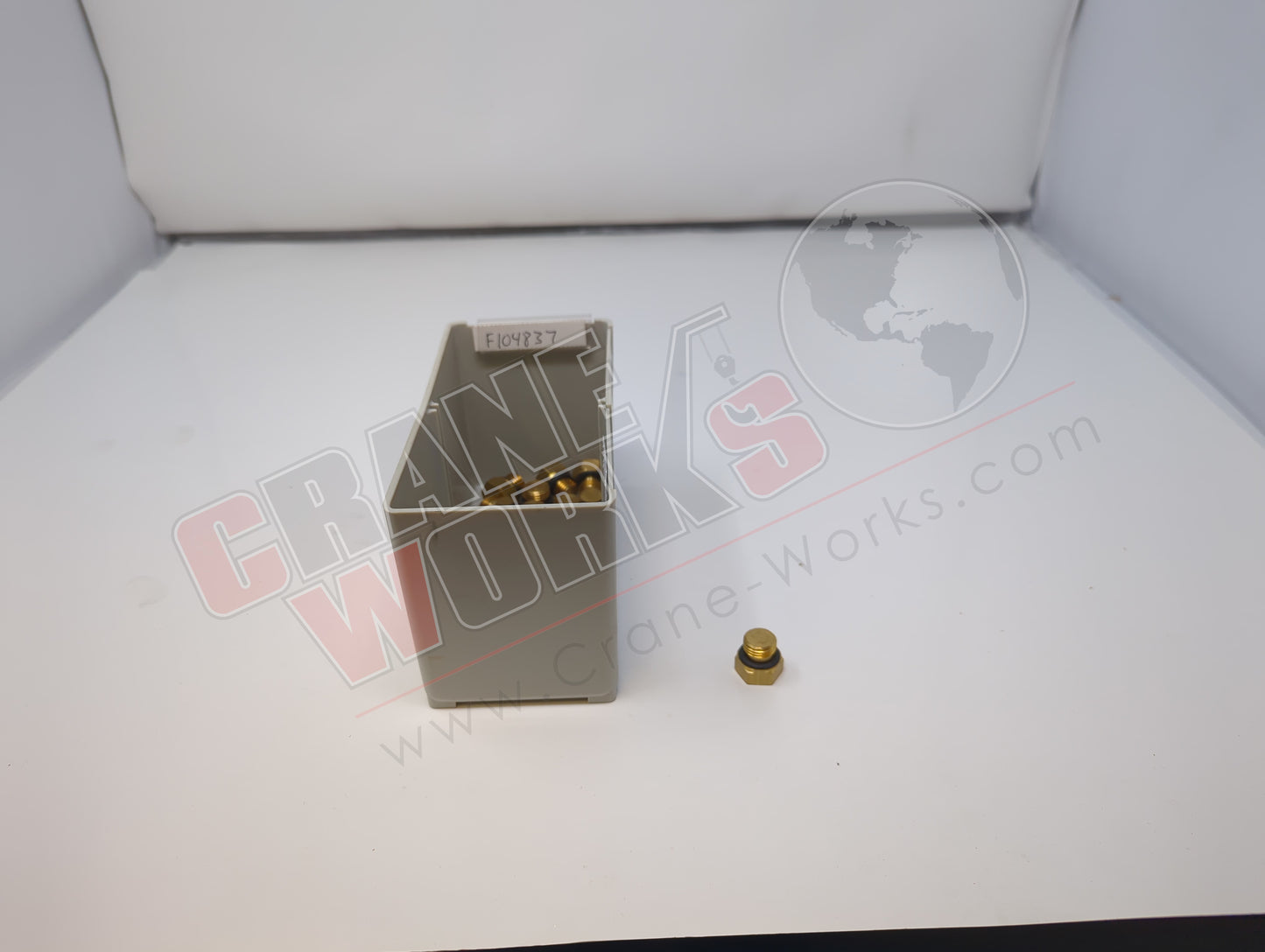 F104837 | New Mainline Plug