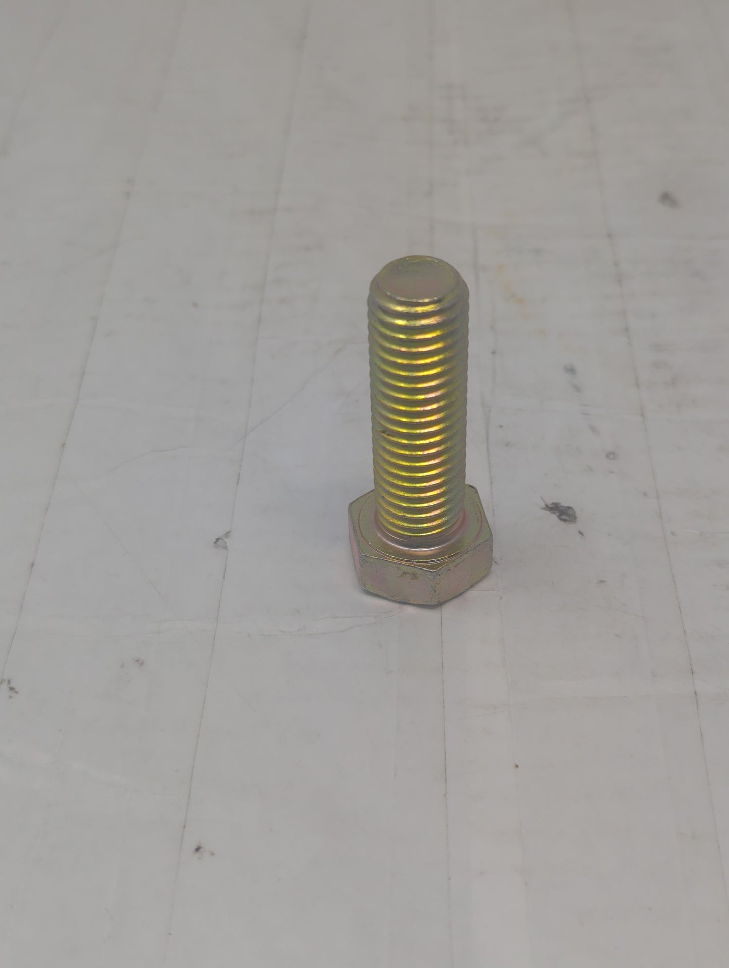 D39149 | New Gr.8Hxcapscrew5/8-11X2 Zy