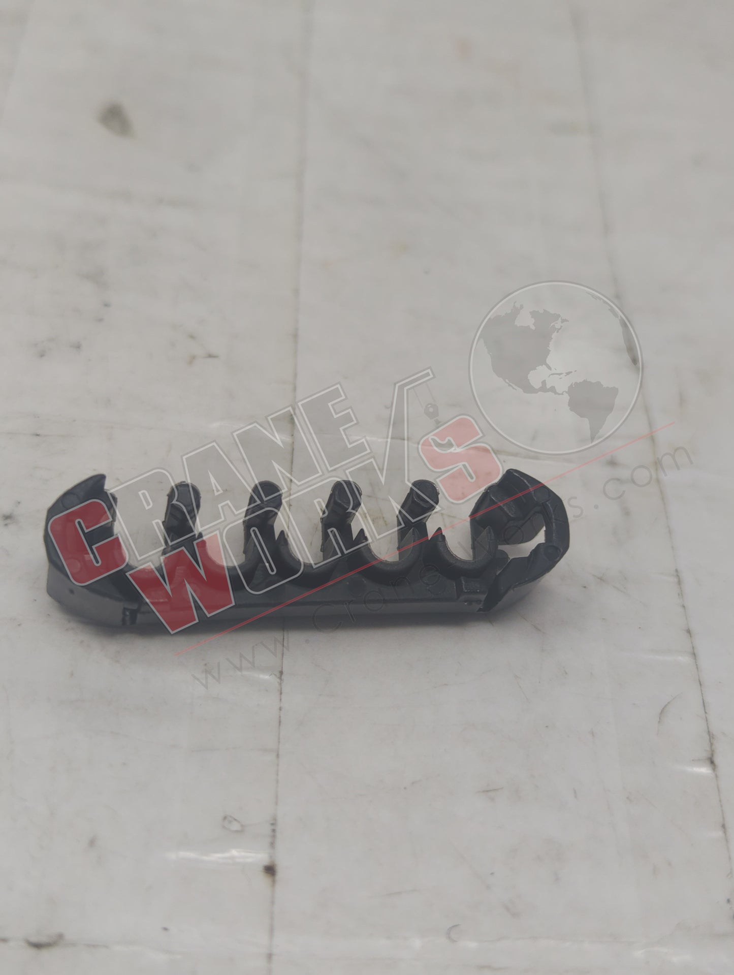 38039 | New 5 Gang Wire Retainer