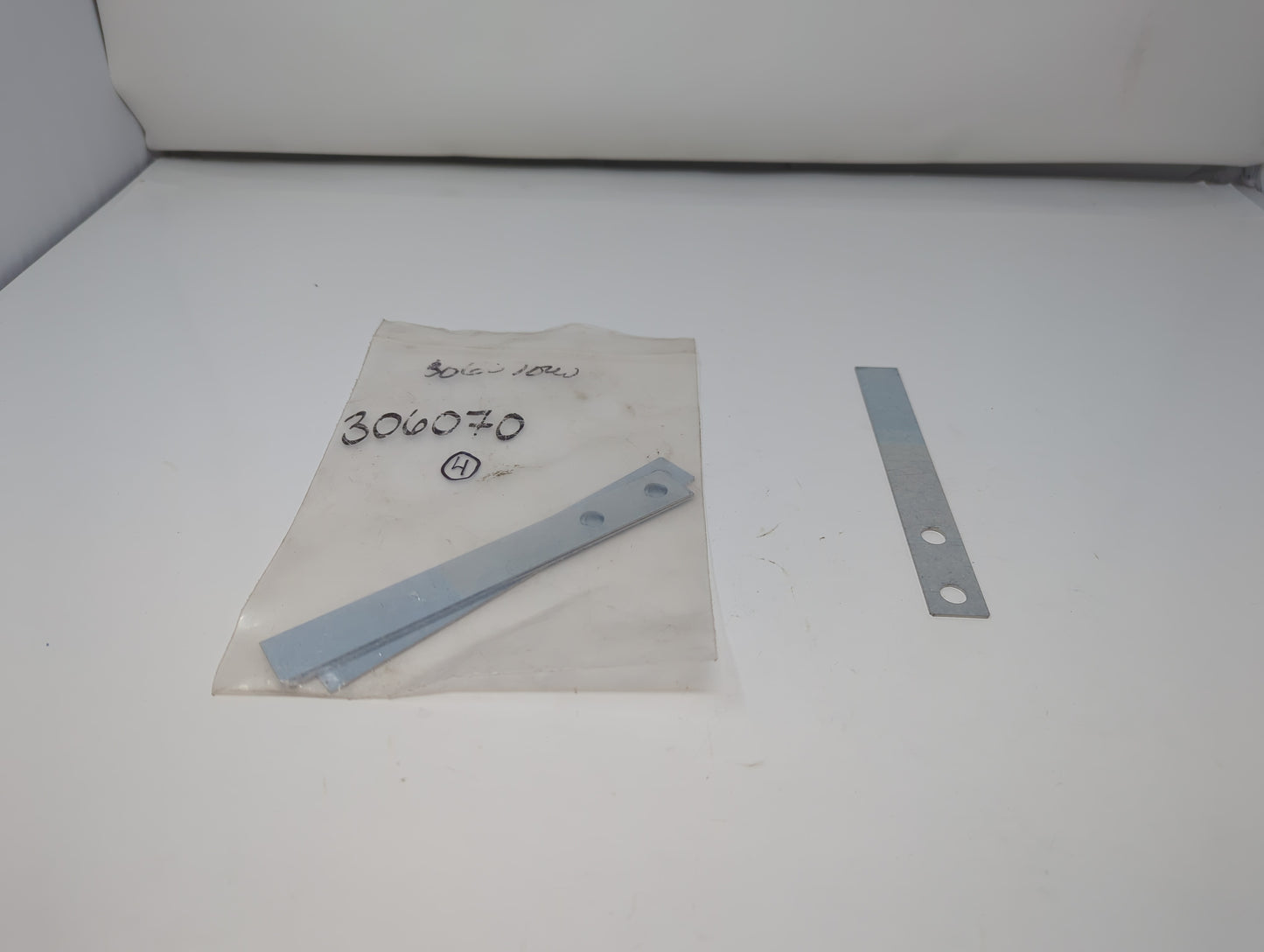 306070000 | New Shim