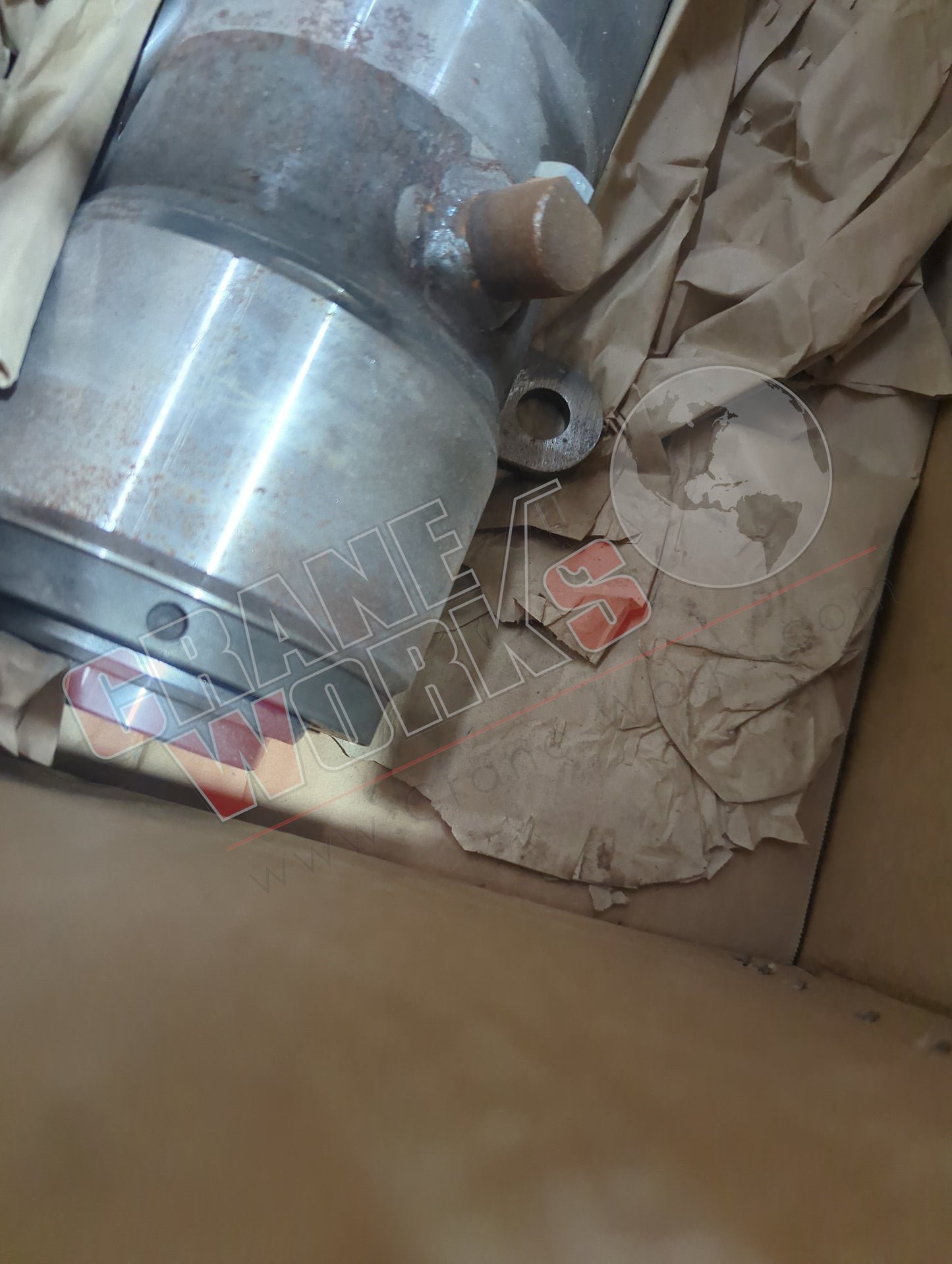 07014895A | New Outrigger Cylinder