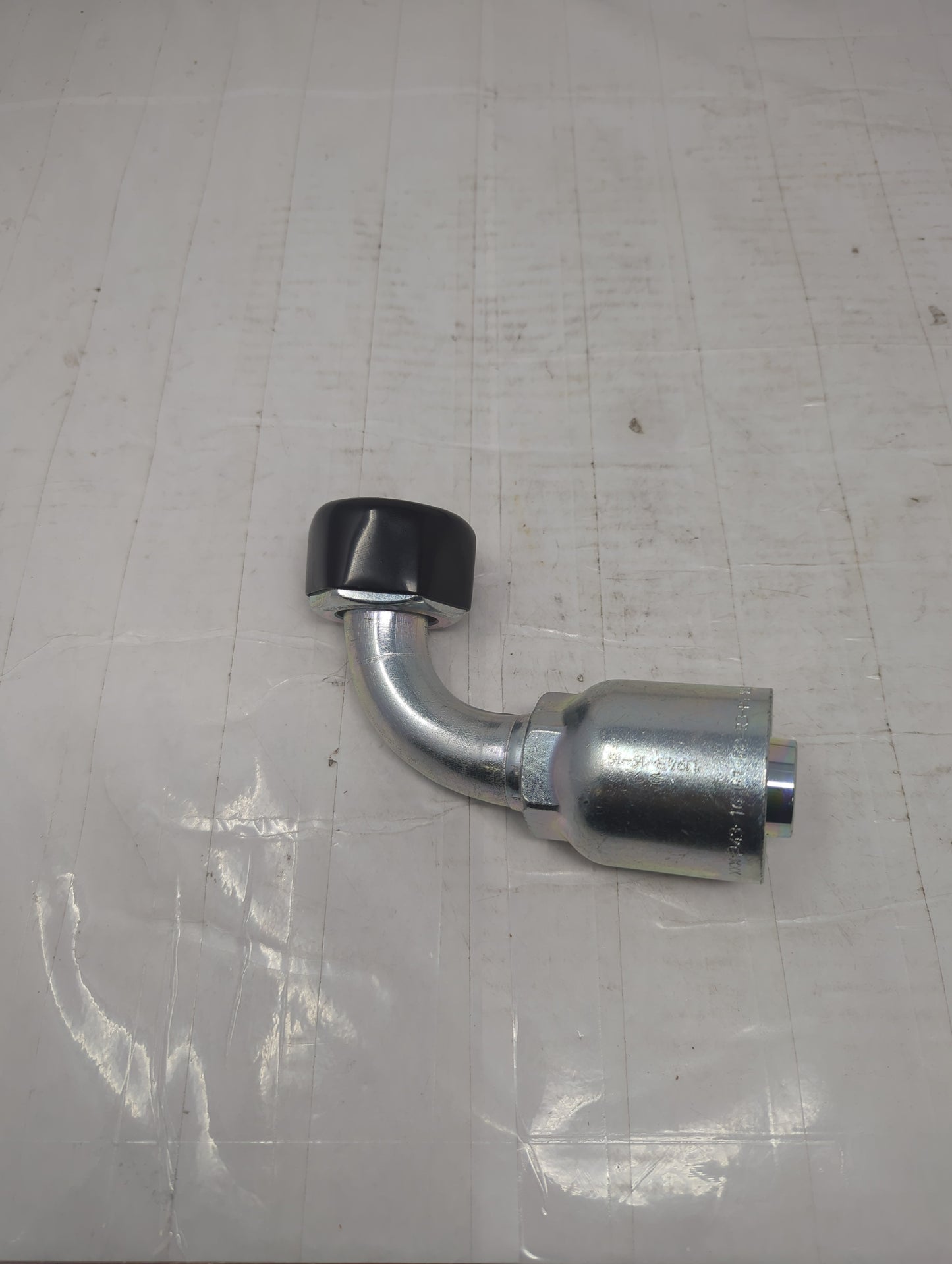 KP80033 | New 1" Tube X 1" Hose, 90Dg.Seal-Lok Elbow