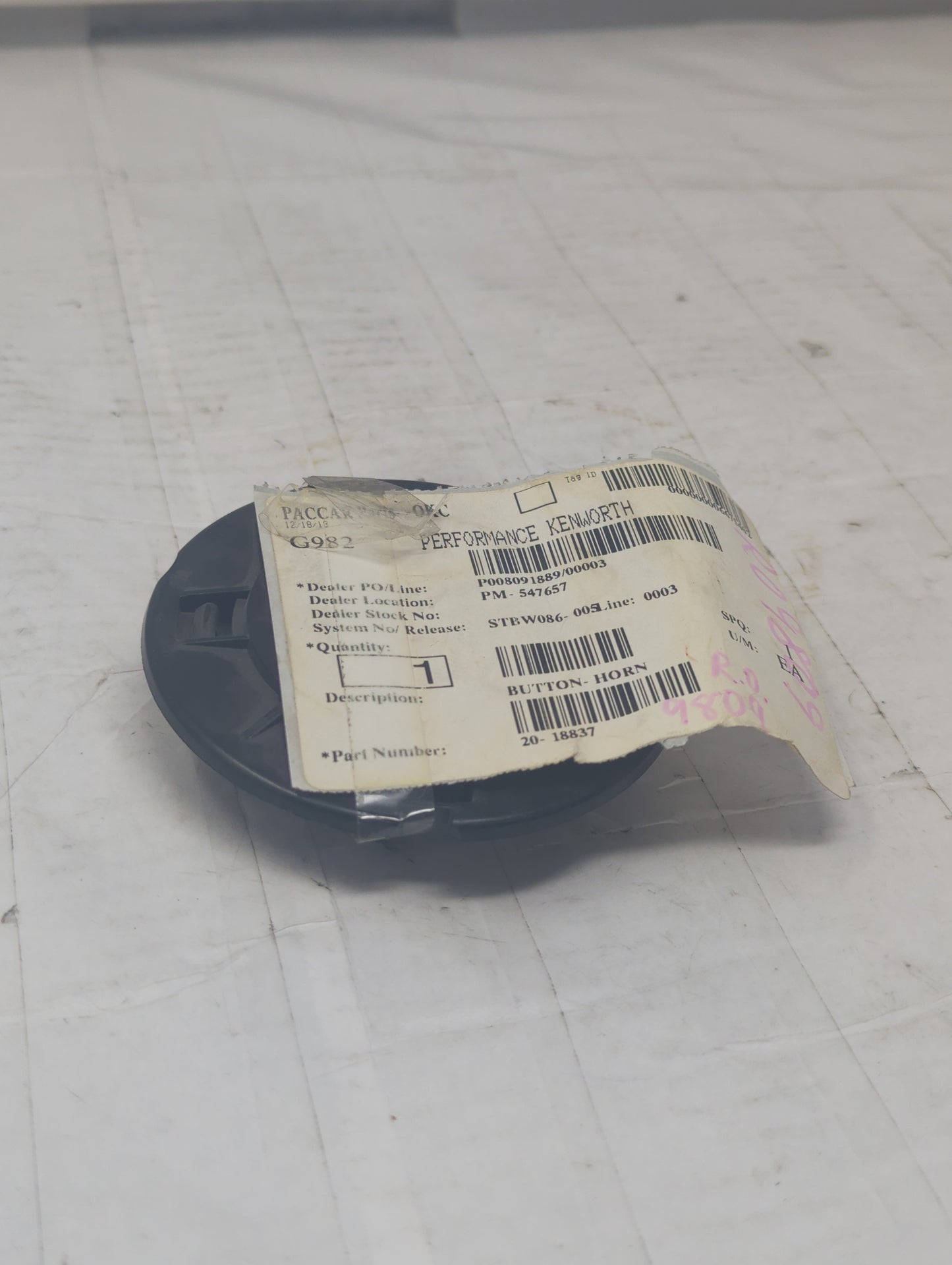 20-18837 | New Horn Cover / Button