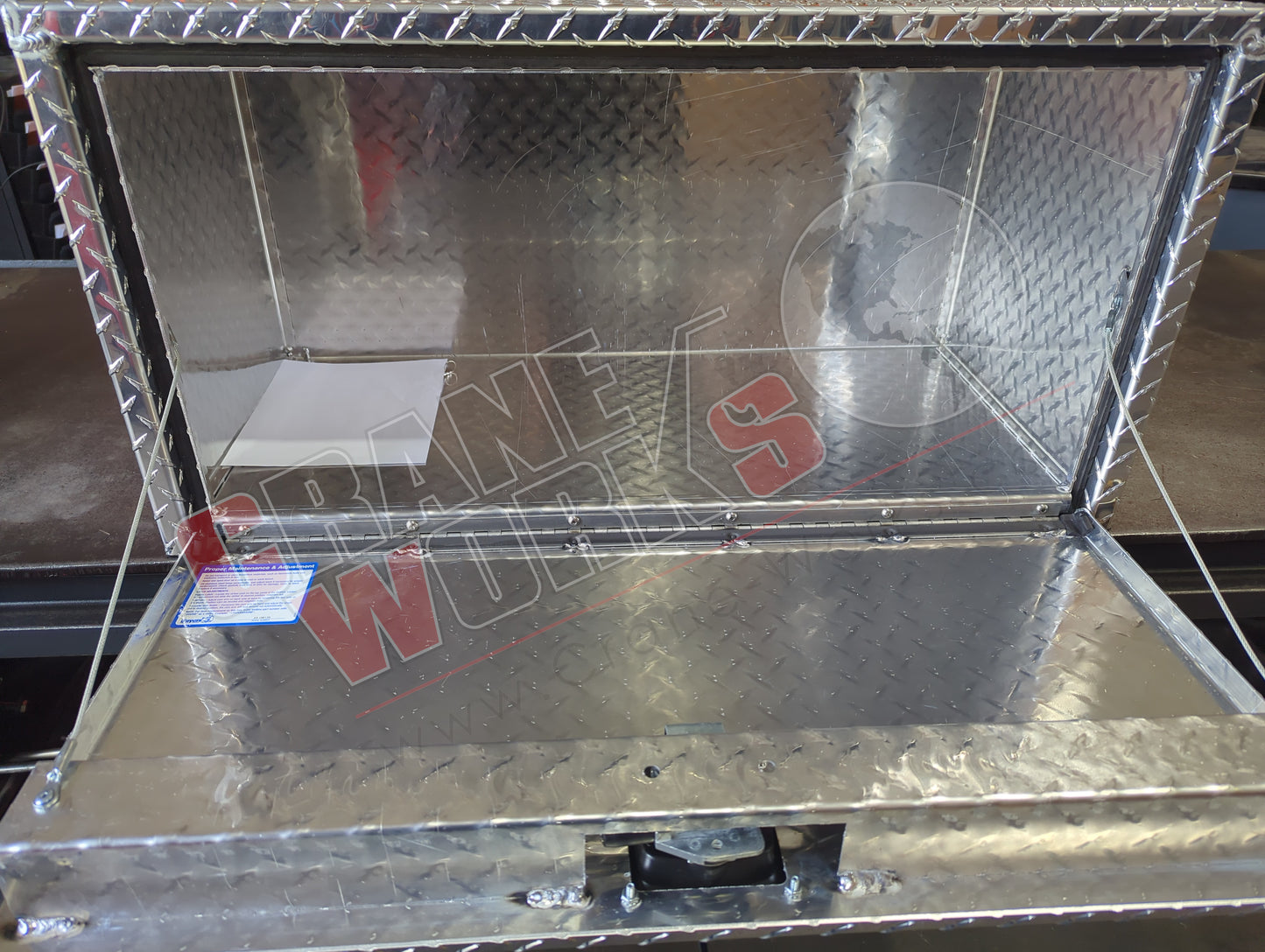 1705105 | New 18"X18"X36" Alum Dp Under Body Box