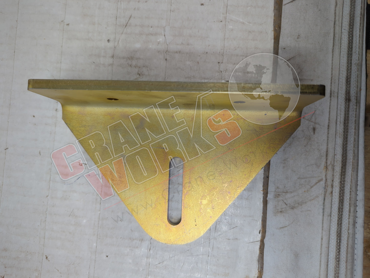 L70015 | New Brkt/Arm Rest Mnt