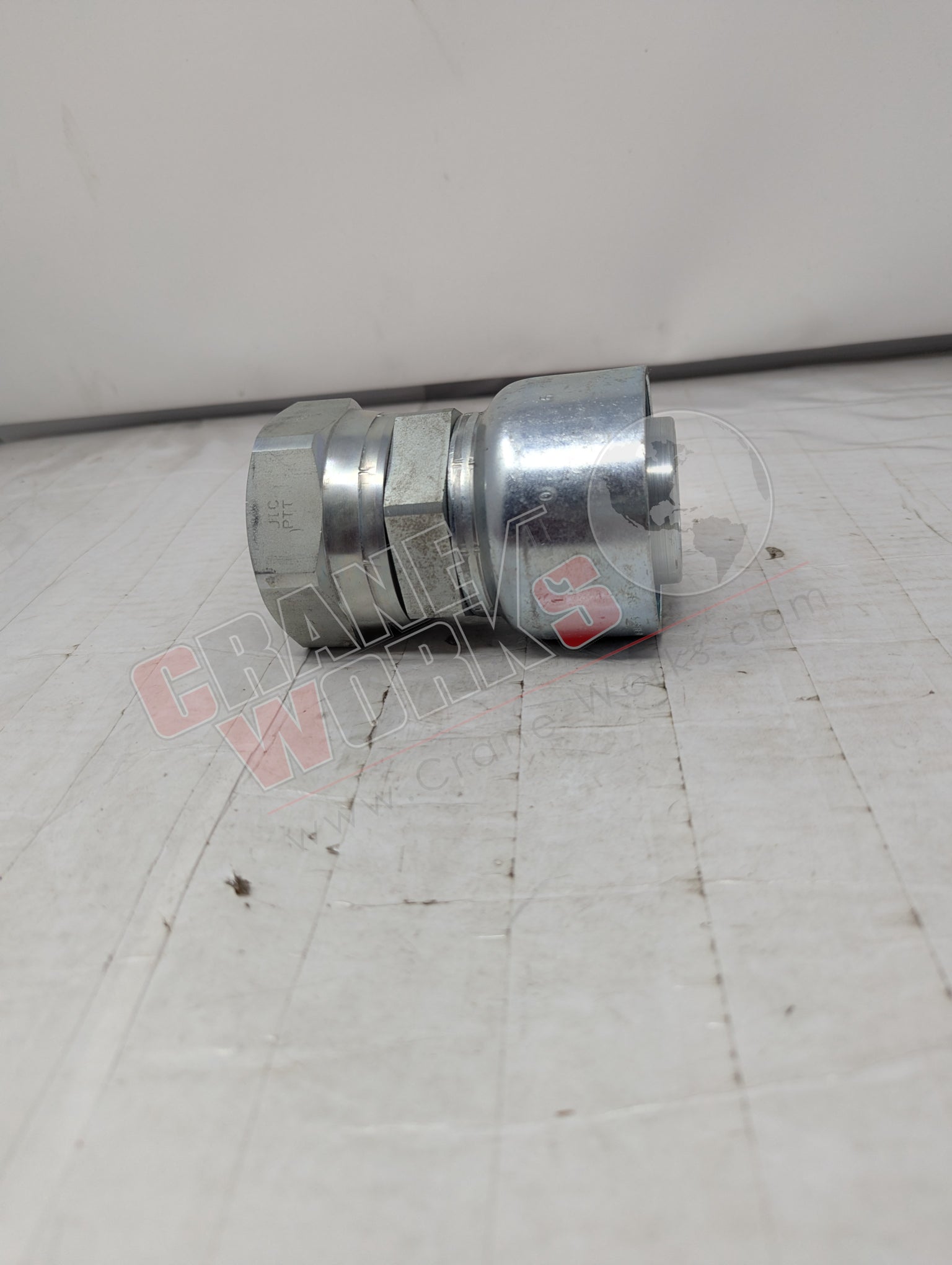 Picture of 10643-32-32, a  New 2" Hose Id X2" Tube, Female Swivel, angle 3.