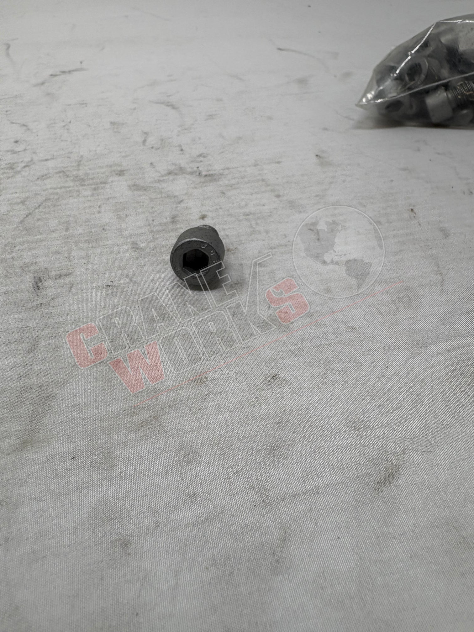 Picture of Es 858, a  New Cylinderhead Screw, angle 2.