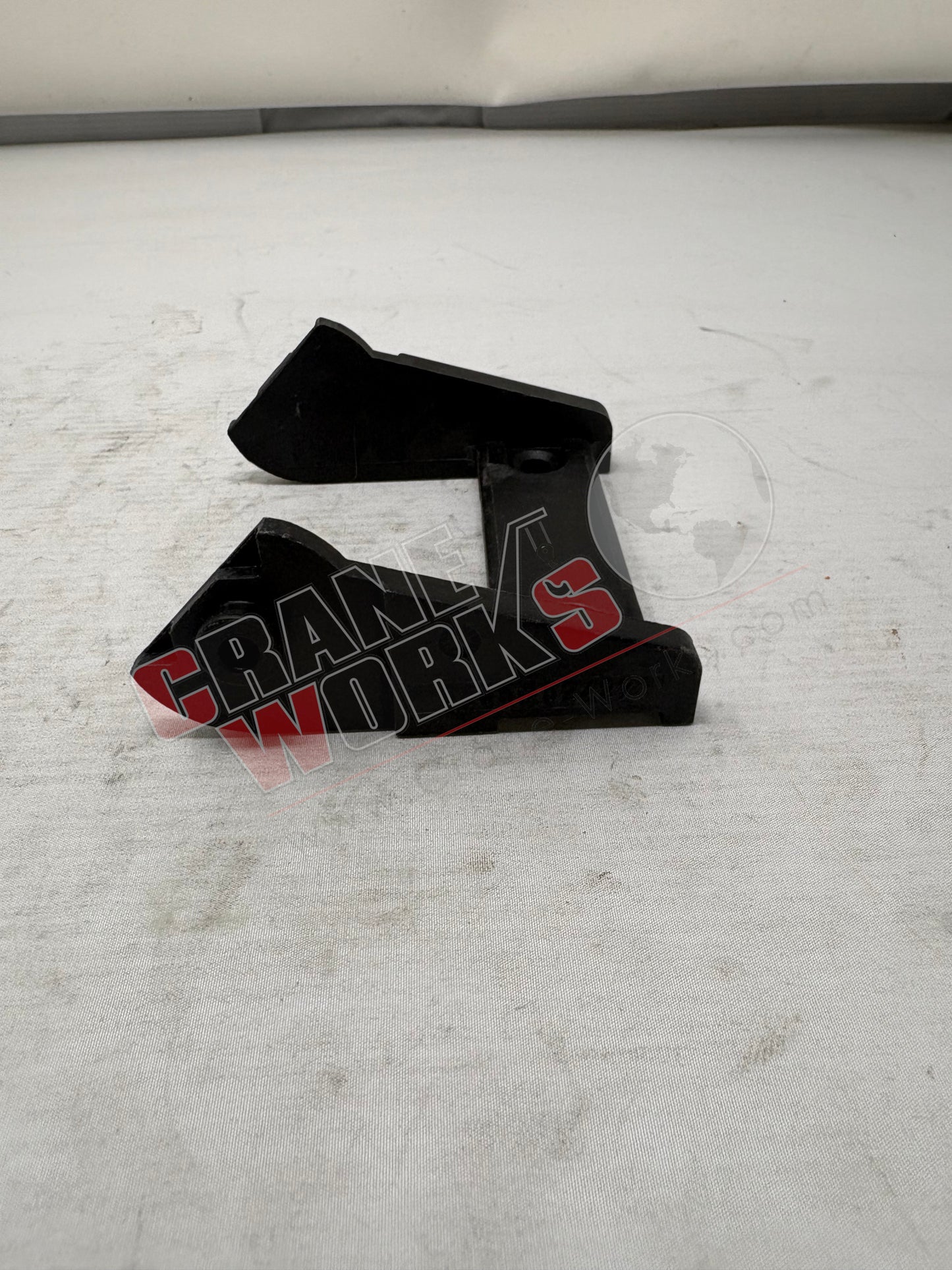 Picture of 27884, a  New Plastic Chain End Link, angle 2.