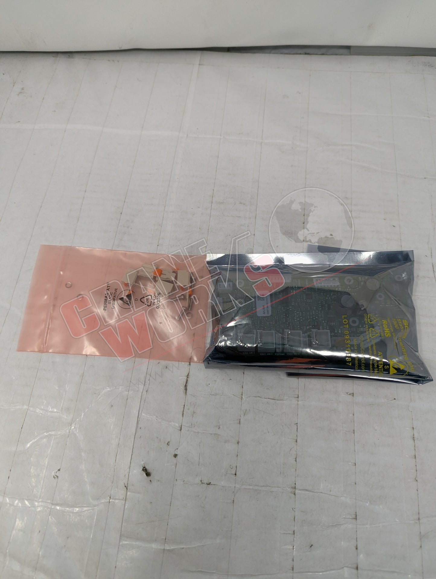 Picture of 83902551, a  New Gsens Accy, Sp, Connection Board, angle 2.