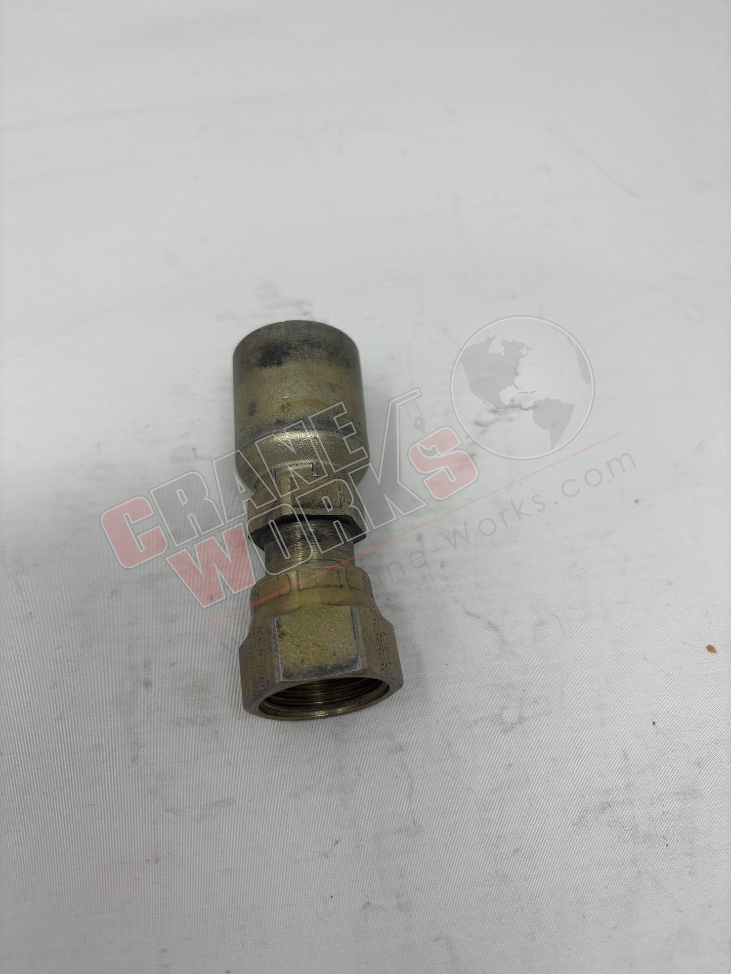 Picture of 1Js43-10-08, a  New Hose Fitting, Forfs X 8, angle 2.