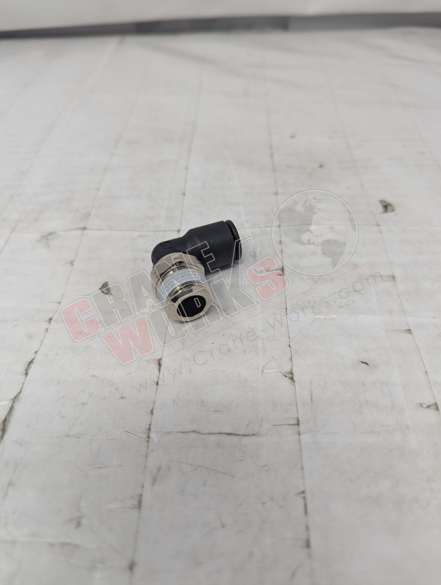 Picture of 48619167, a  New Ptc Fitting, 90 Deg, 3/8" Tube To 3/8" Npt, angle 2.