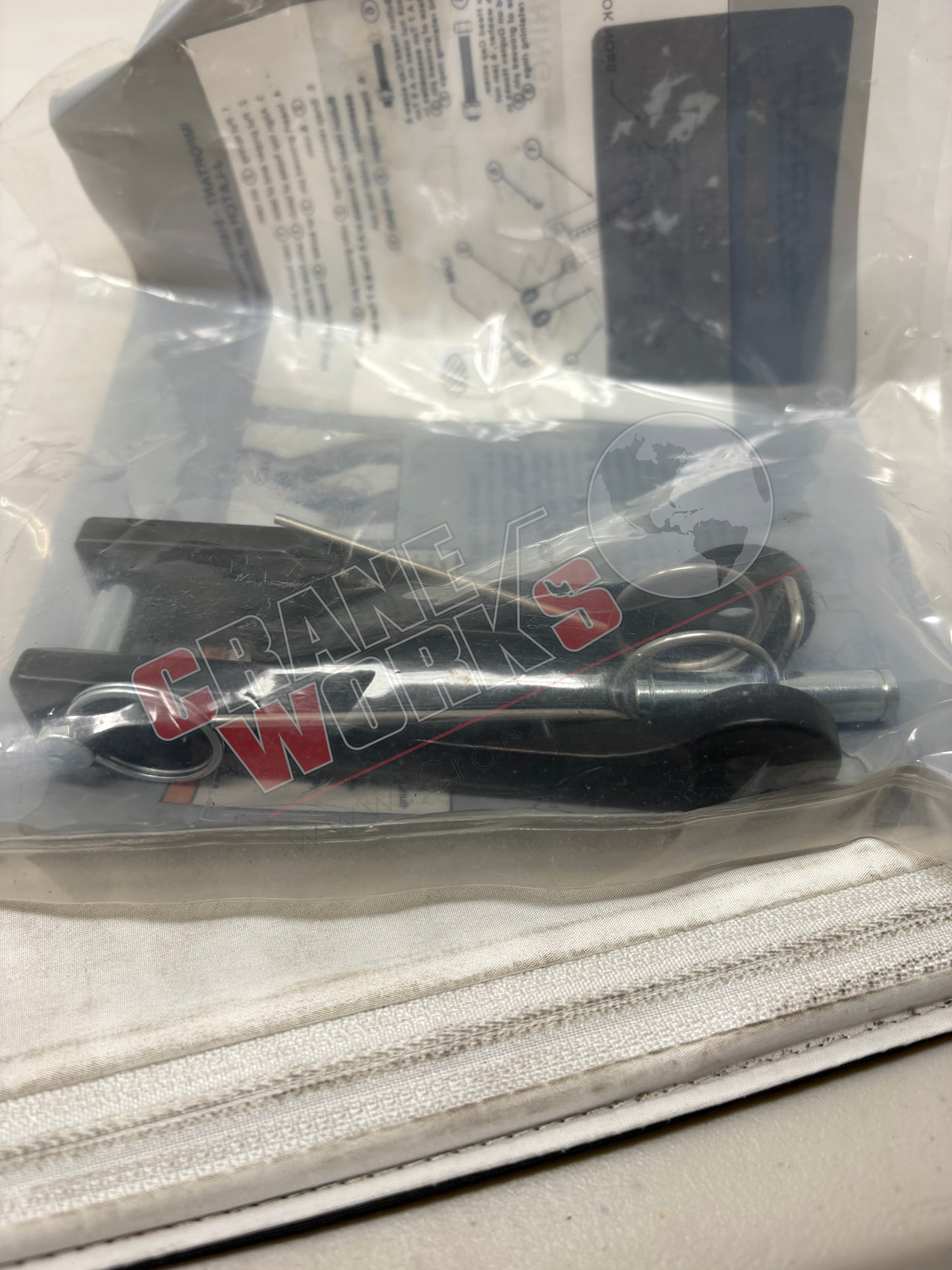 Picture of 9086100649, a  New Hook Latch Kit, angle 2.